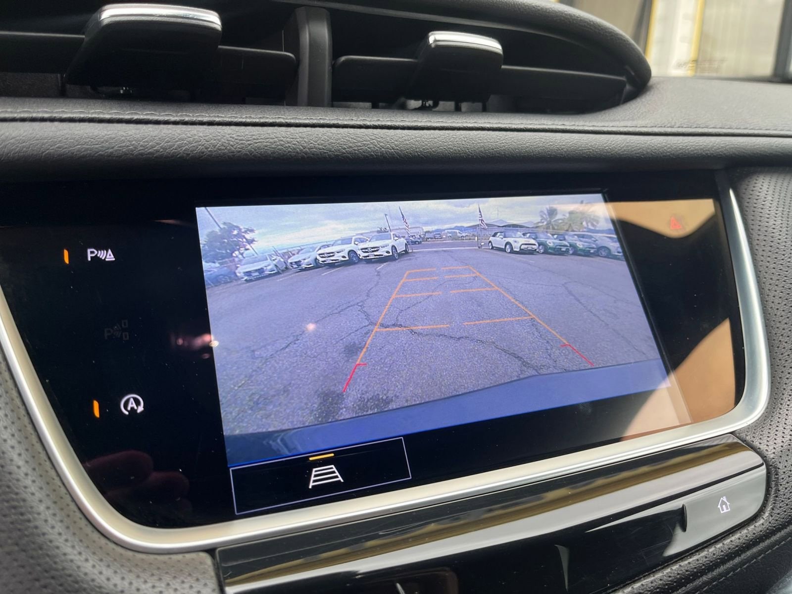 Thumbnail: 2023 Cadillac XT5 - 17