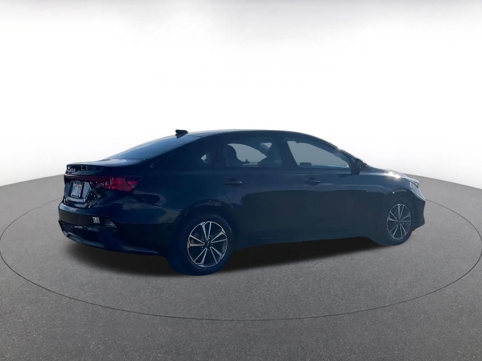Thumbnail: 2023 Kia Forte - 14
