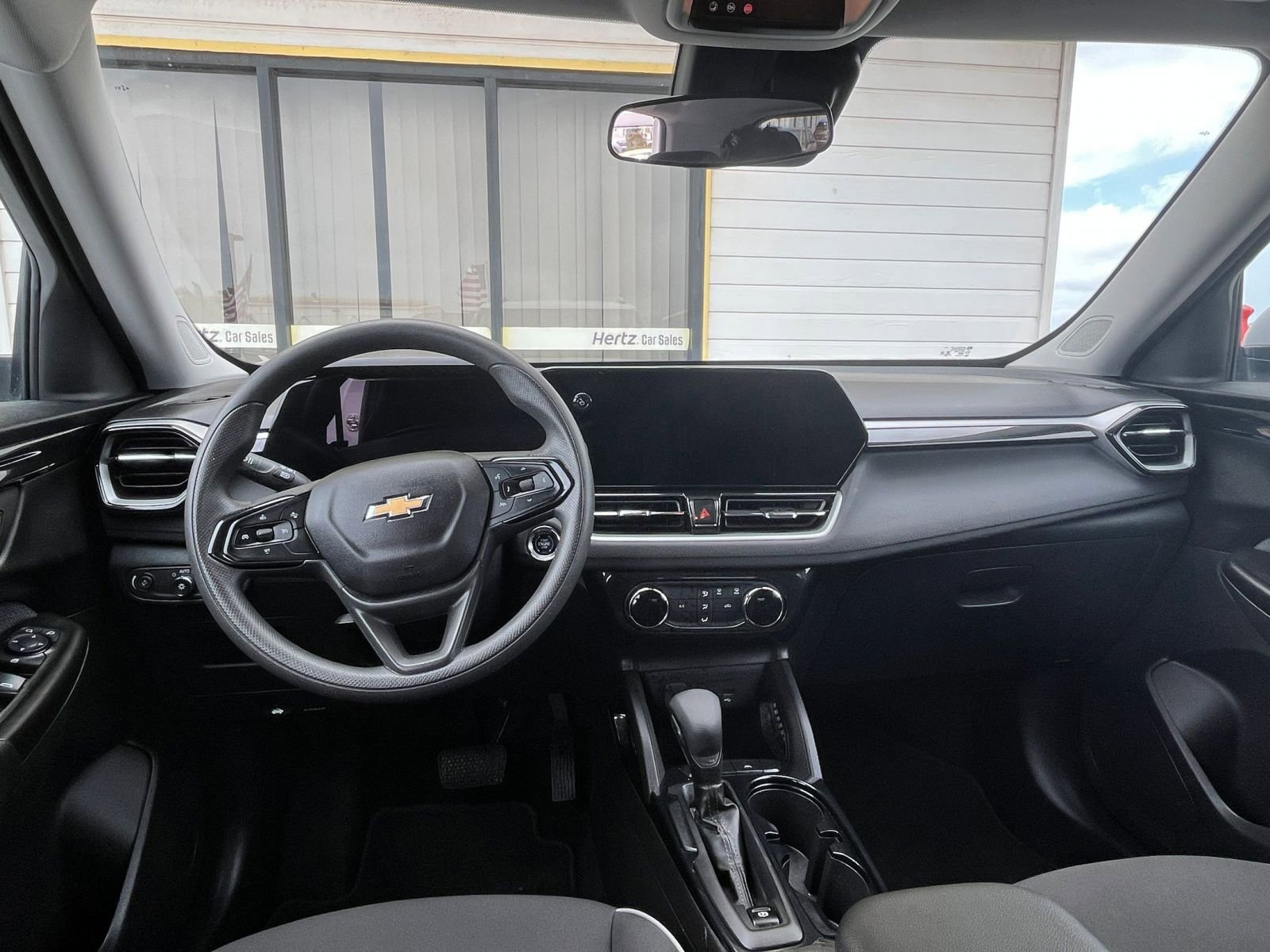 Thumbnail: 2025 Chevrolet TrailBlazer - 32