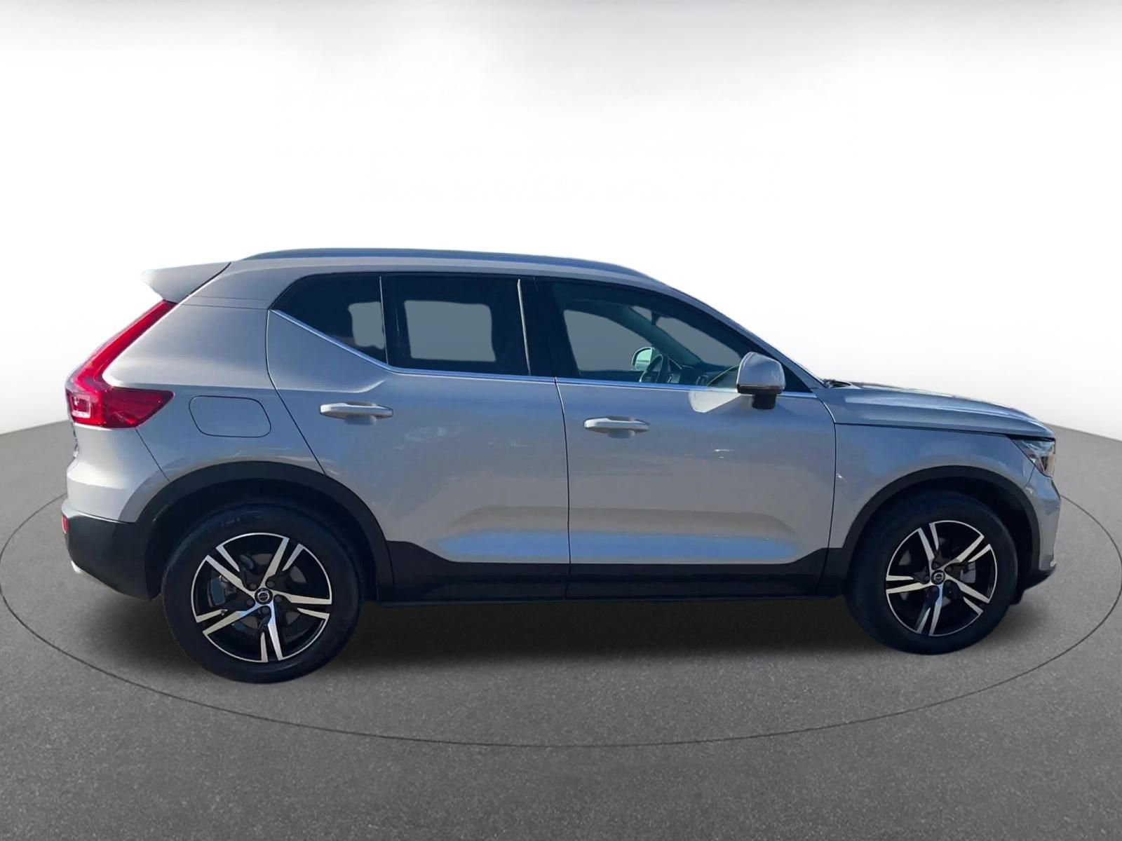 Thumbnail: 2024 Volvo XC40 - 15
