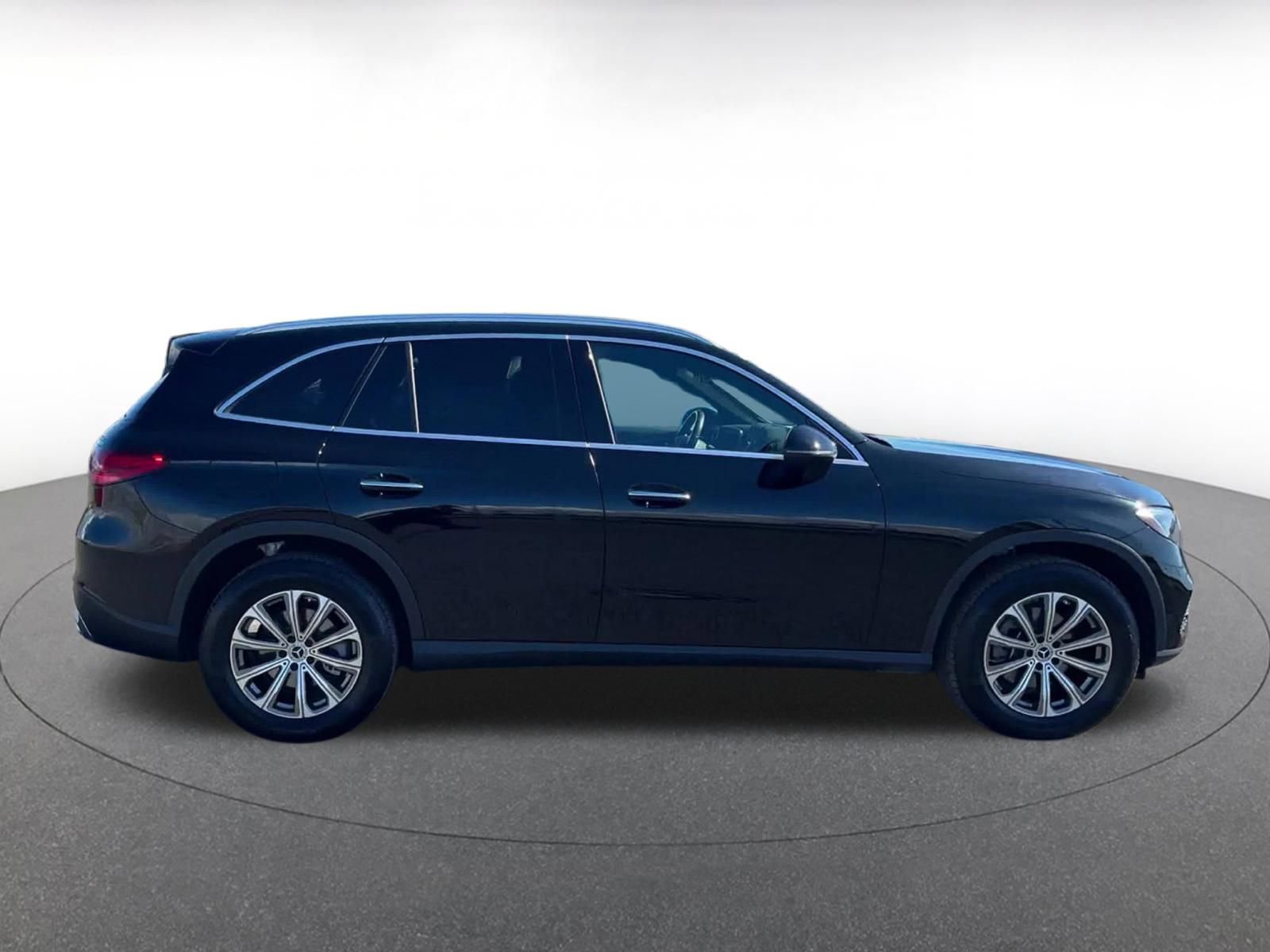 Thumbnail: 2024 Mercedes-Benz GLC - 16