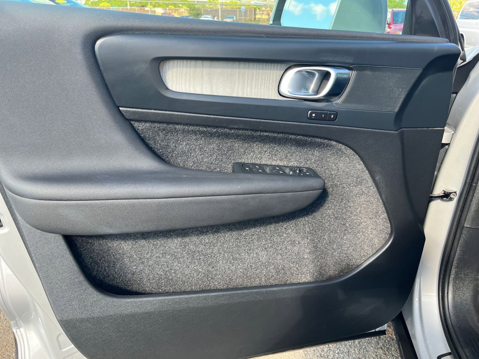 Thumbnail: 2024 Volvo XC40 - 20