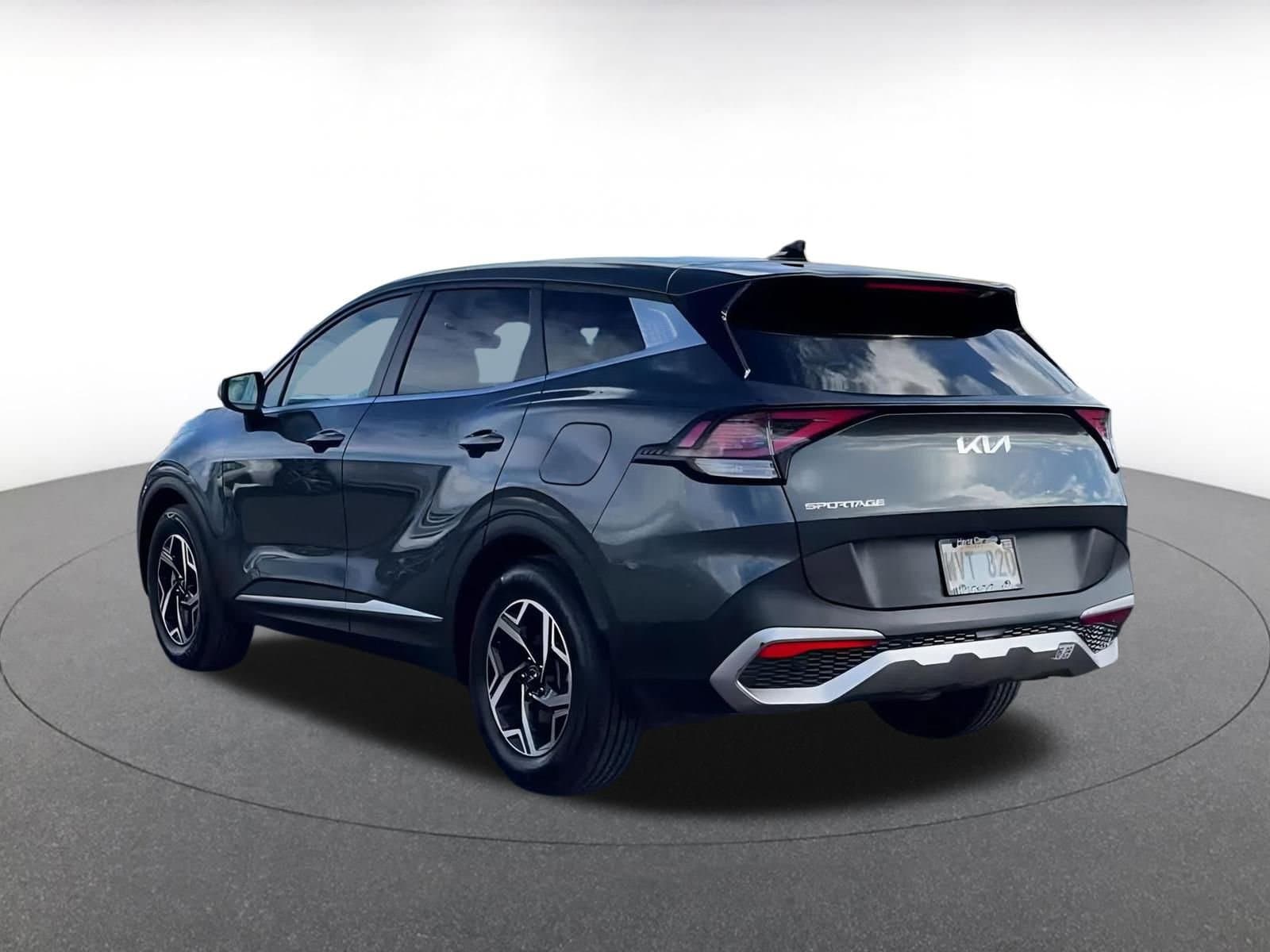 Thumbnail: 2023 Kia Sportage - 10