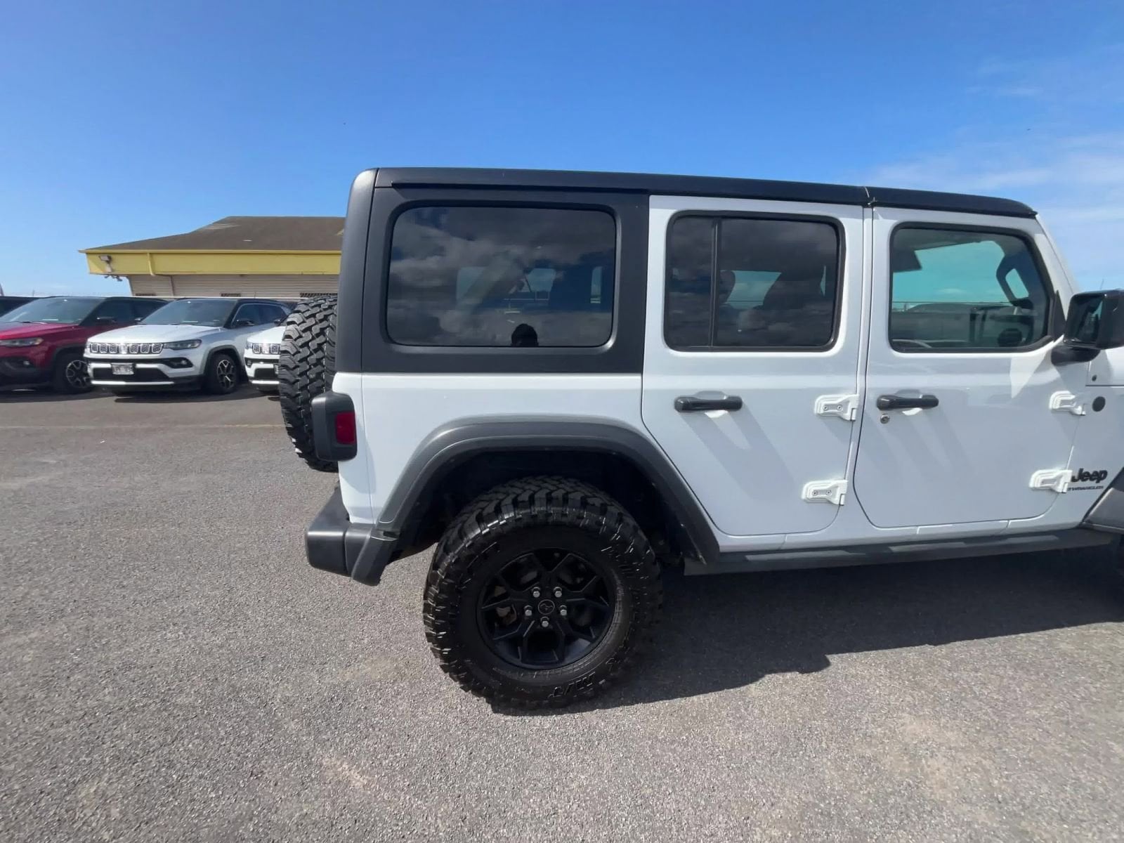 Thumbnail: 2025 Jeep Wrangler - 16