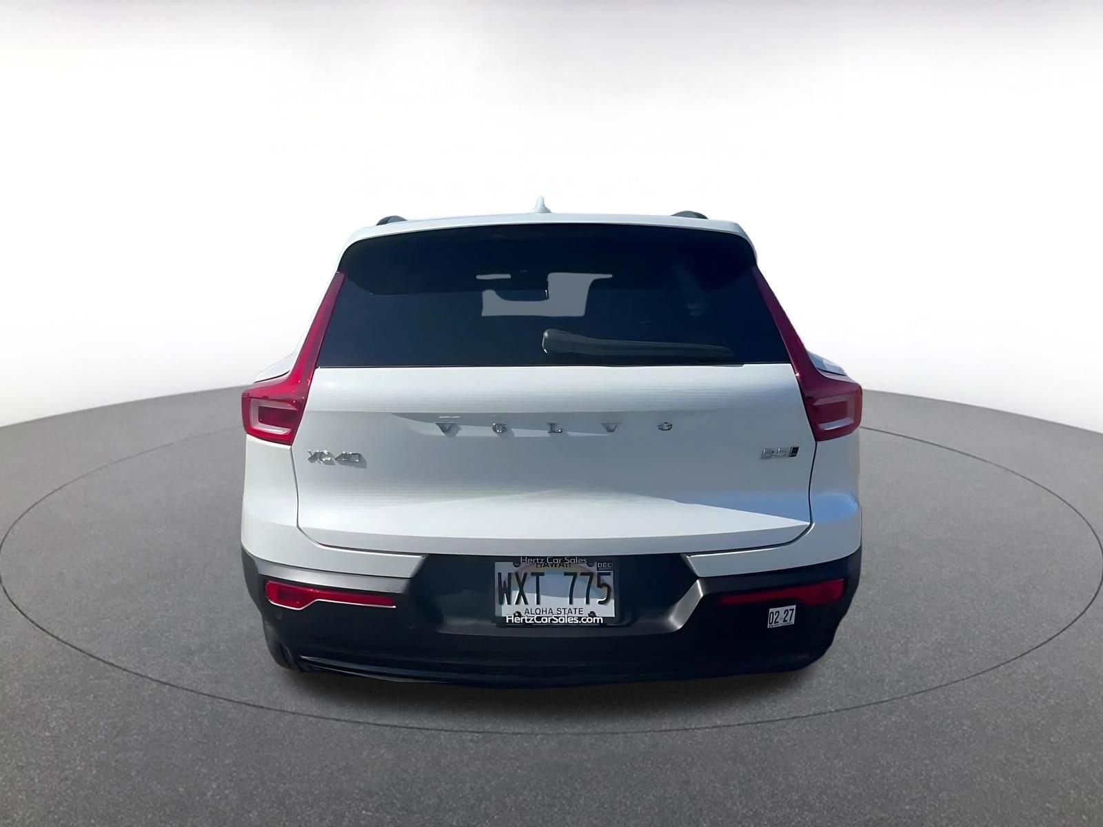 Thumbnail: 2024 Volvo XC40 - 12
