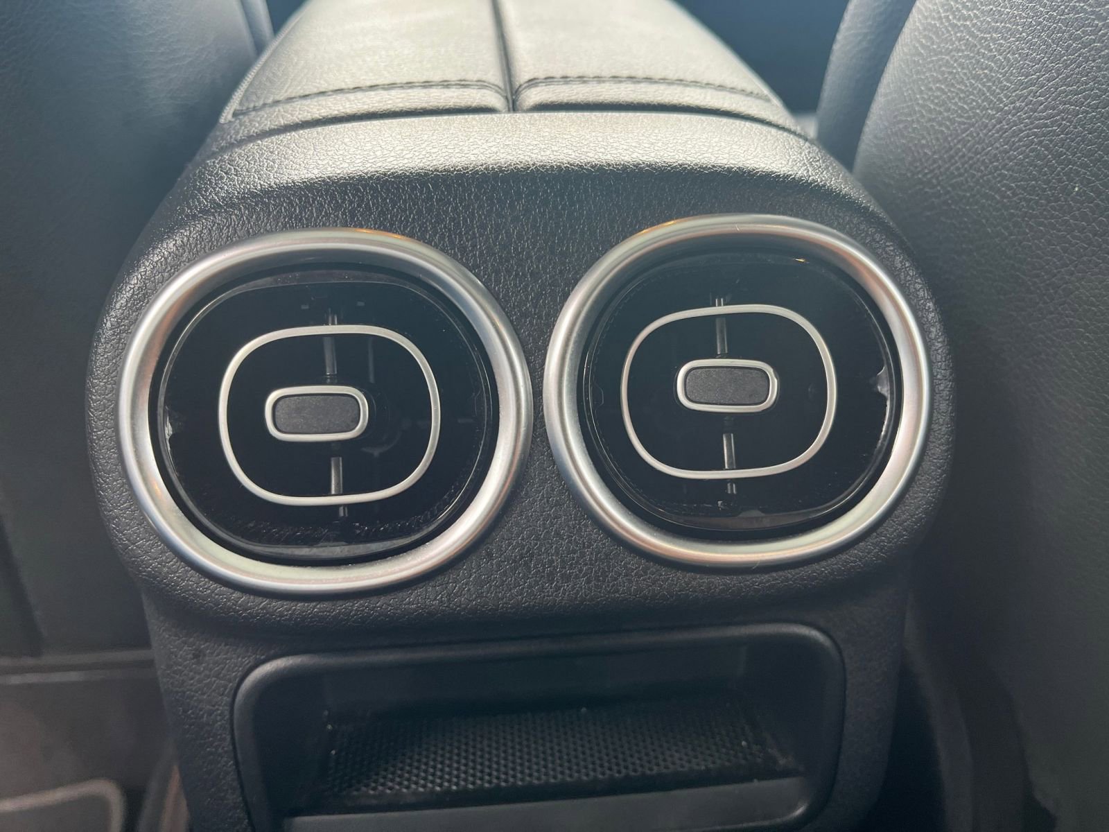 Thumbnail: 2024 Mercedes-Benz GLC - 24