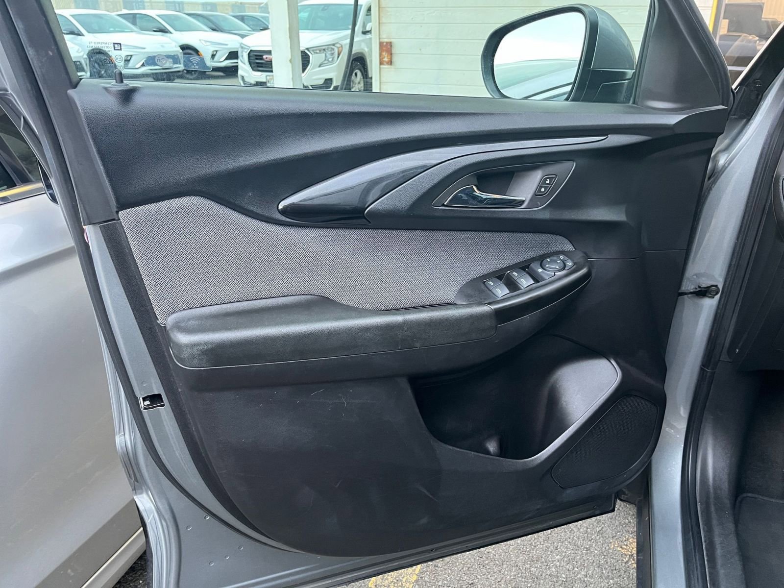 Thumbnail: 2023 Chevrolet TrailBlazer - 18