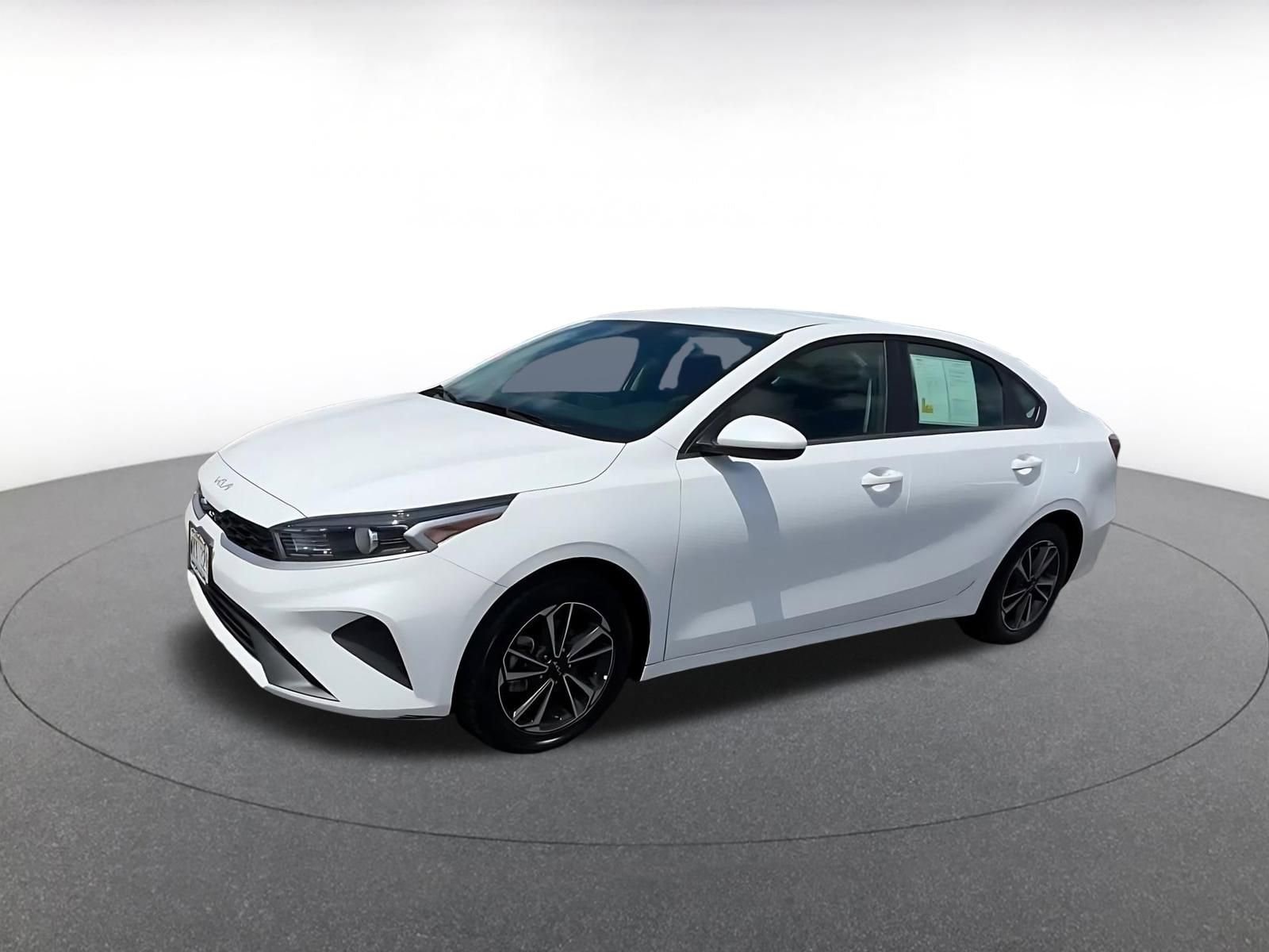 Thumbnail: 2024 Kia Forte - 8