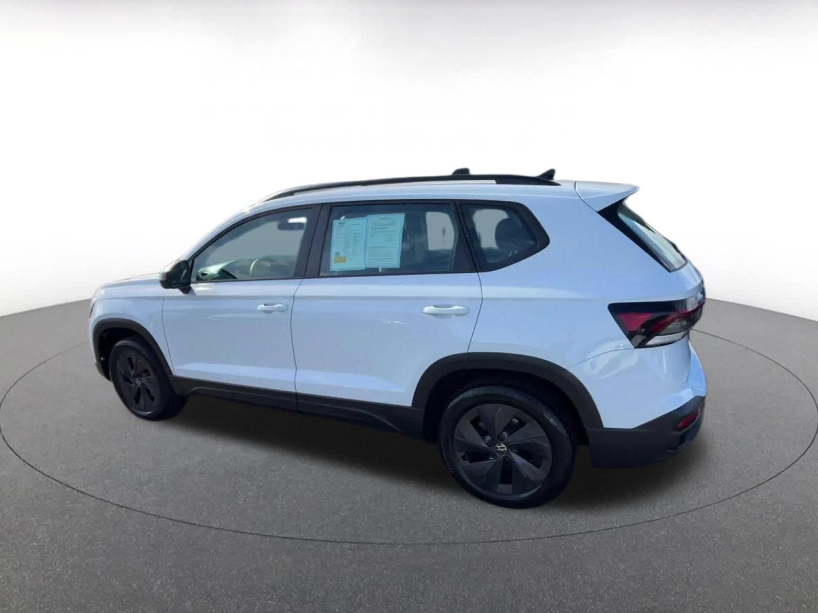 Thumbnail: 2026 Volkswagen Taos - 10