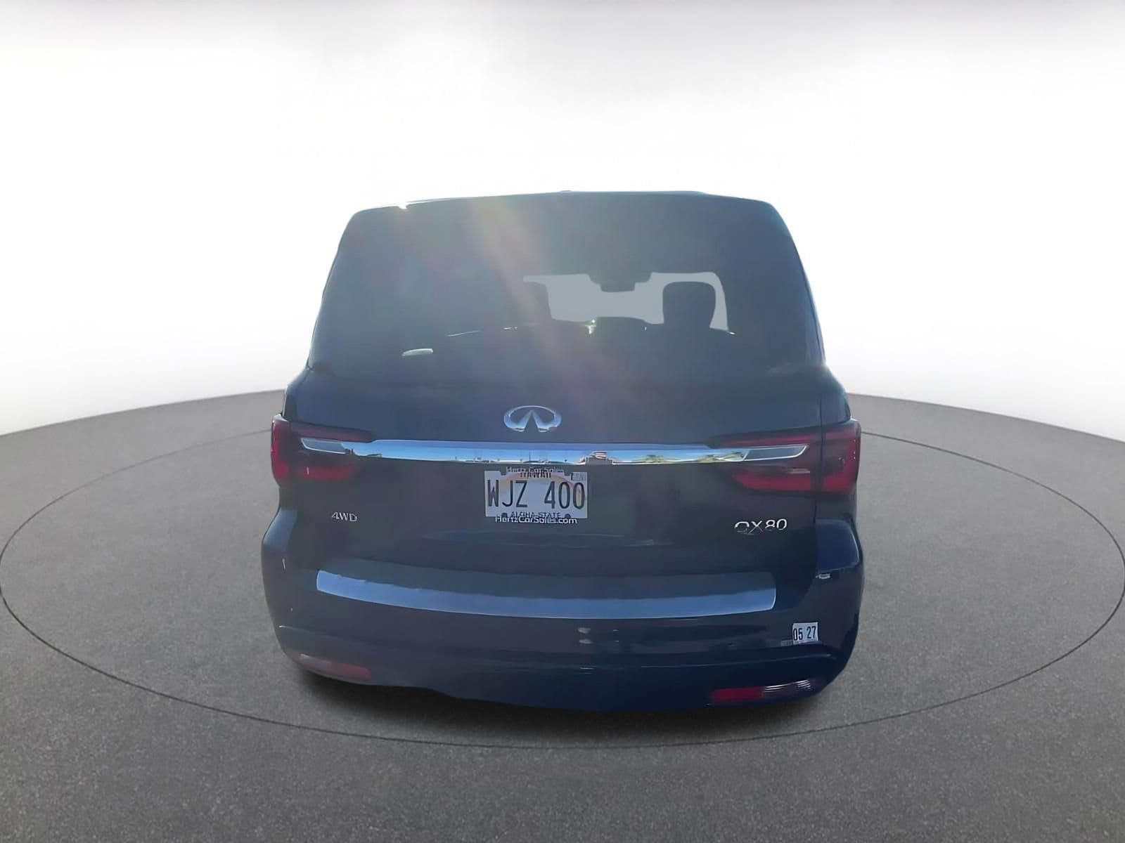 Thumbnail: 2022 INFINITI QX80 - 10
