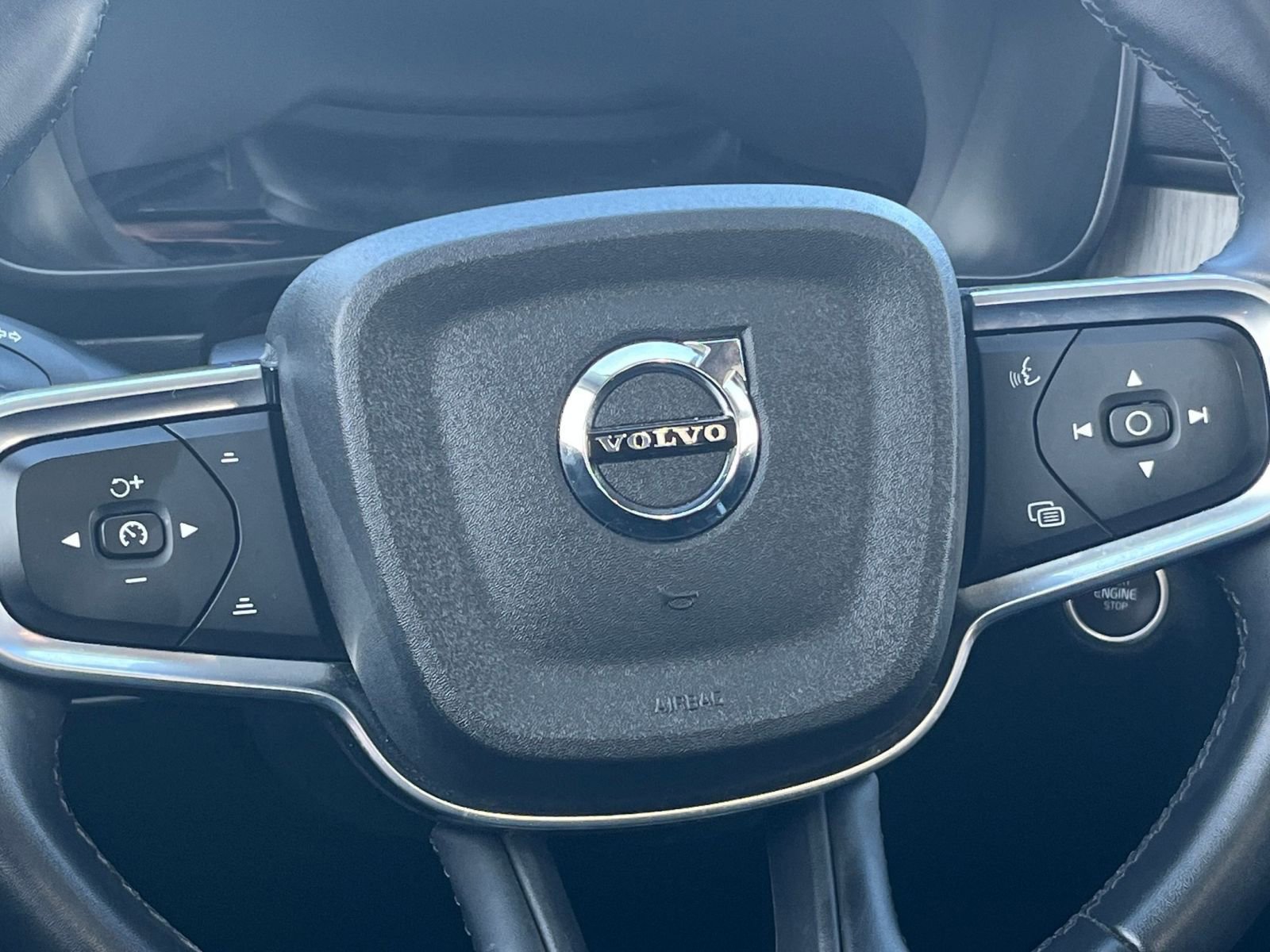 Thumbnail: 2024 Volvo XC40 - 31