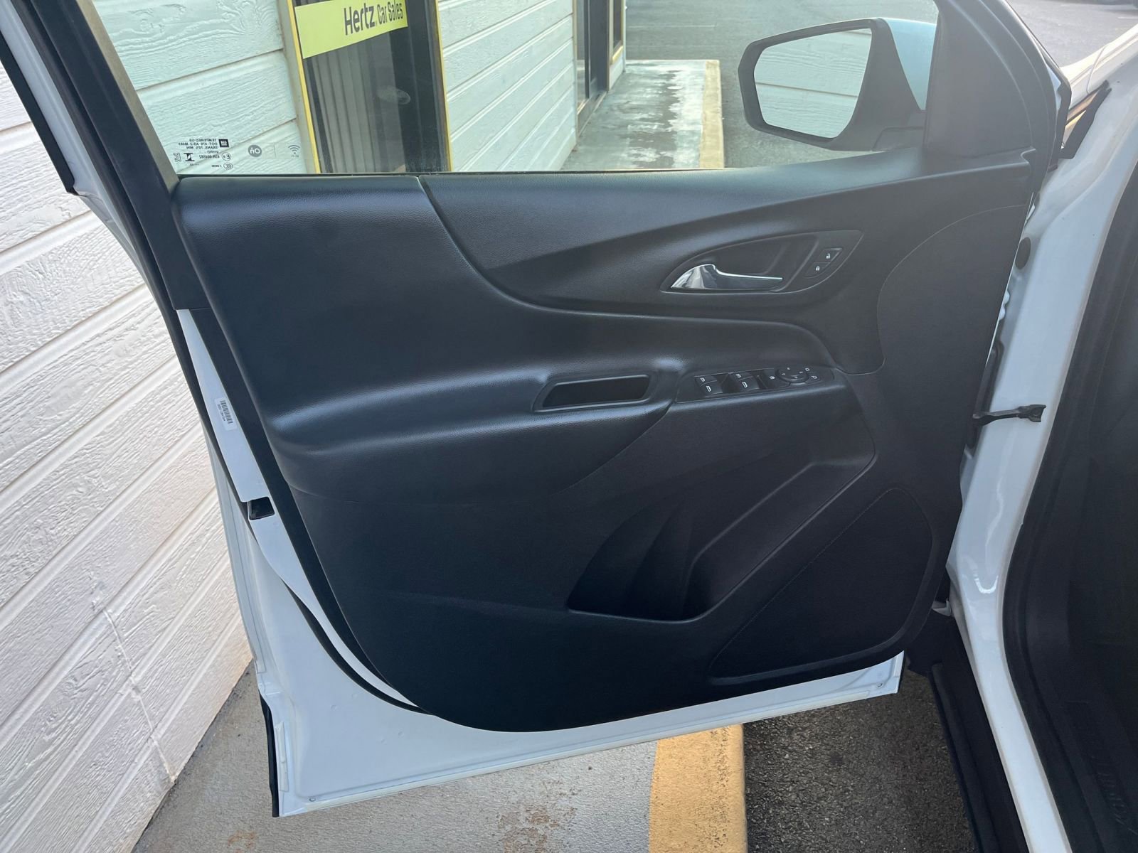 Thumbnail: 2023 Chevrolet Equinox - 18