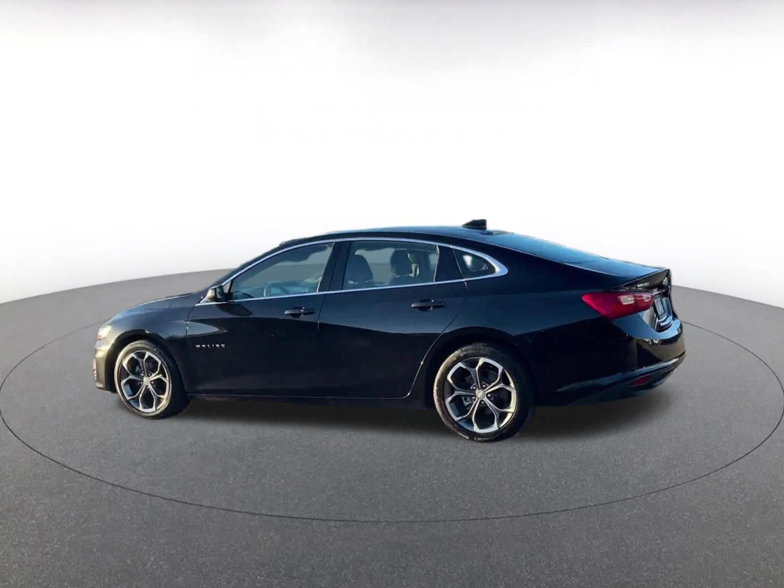 Thumbnail: 2024 Chevrolet Malibu - 10