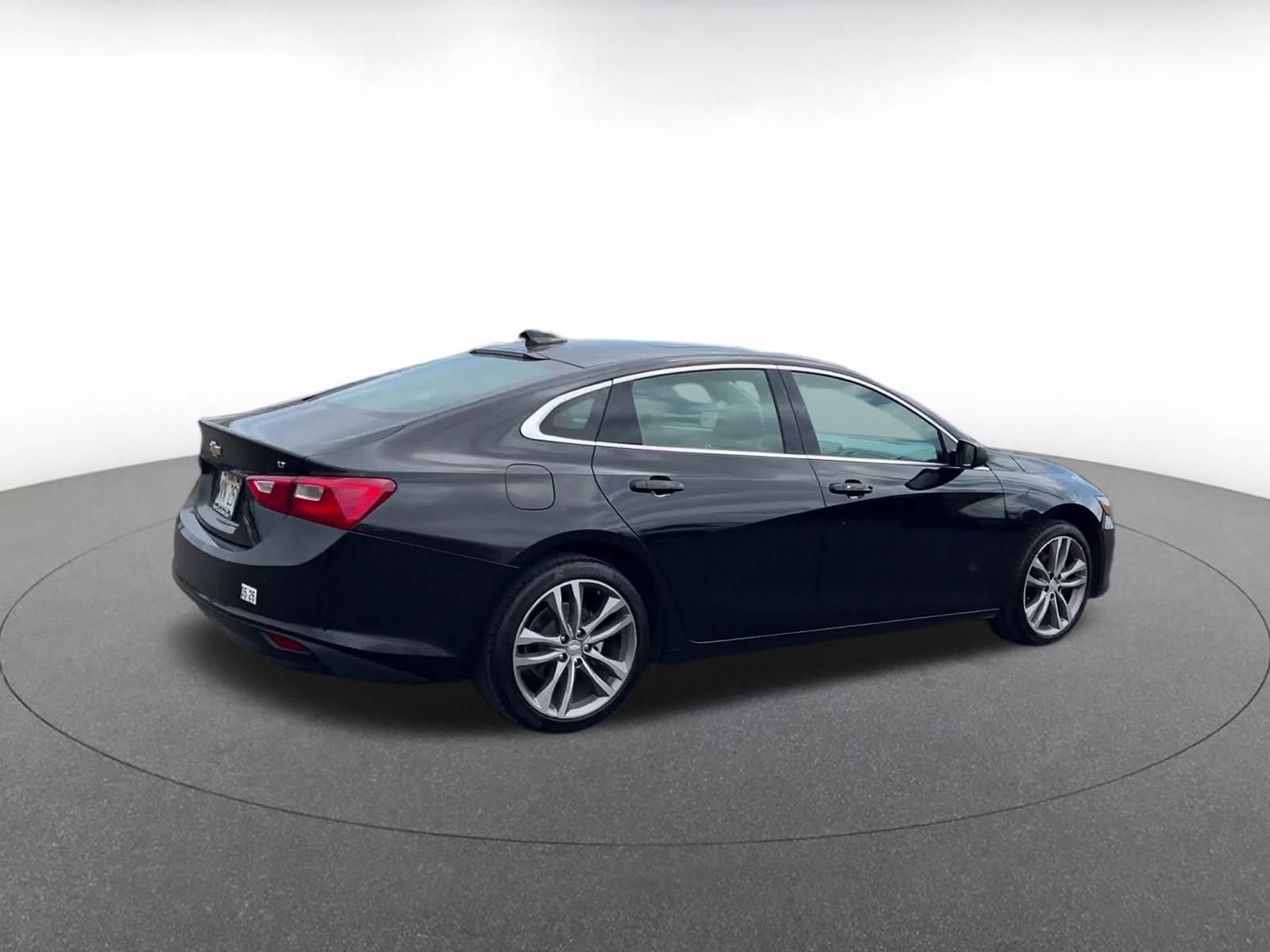 Thumbnail: 2023 Chevrolet Malibu - 17