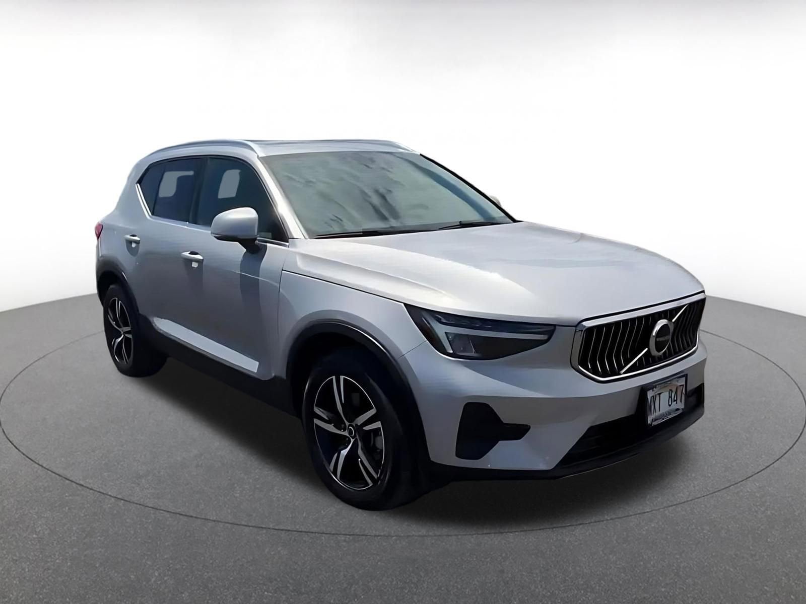 Thumbnail: 2024 Volvo XC40 - 2