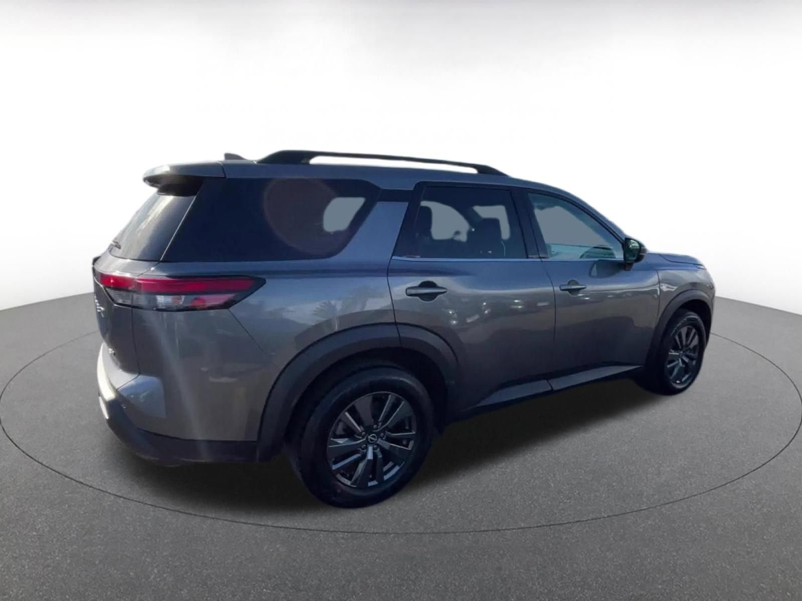 Thumbnail: 2022 Nissan Pathfinder - 15