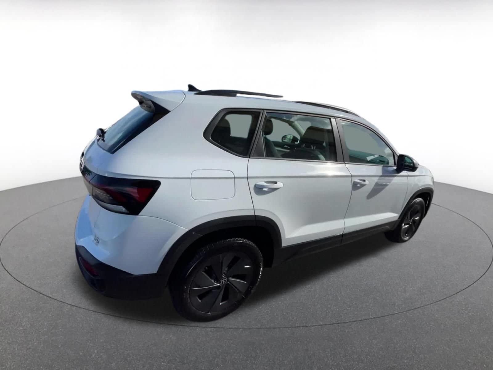 Thumbnail: 2026 Volkswagen Taos - 14