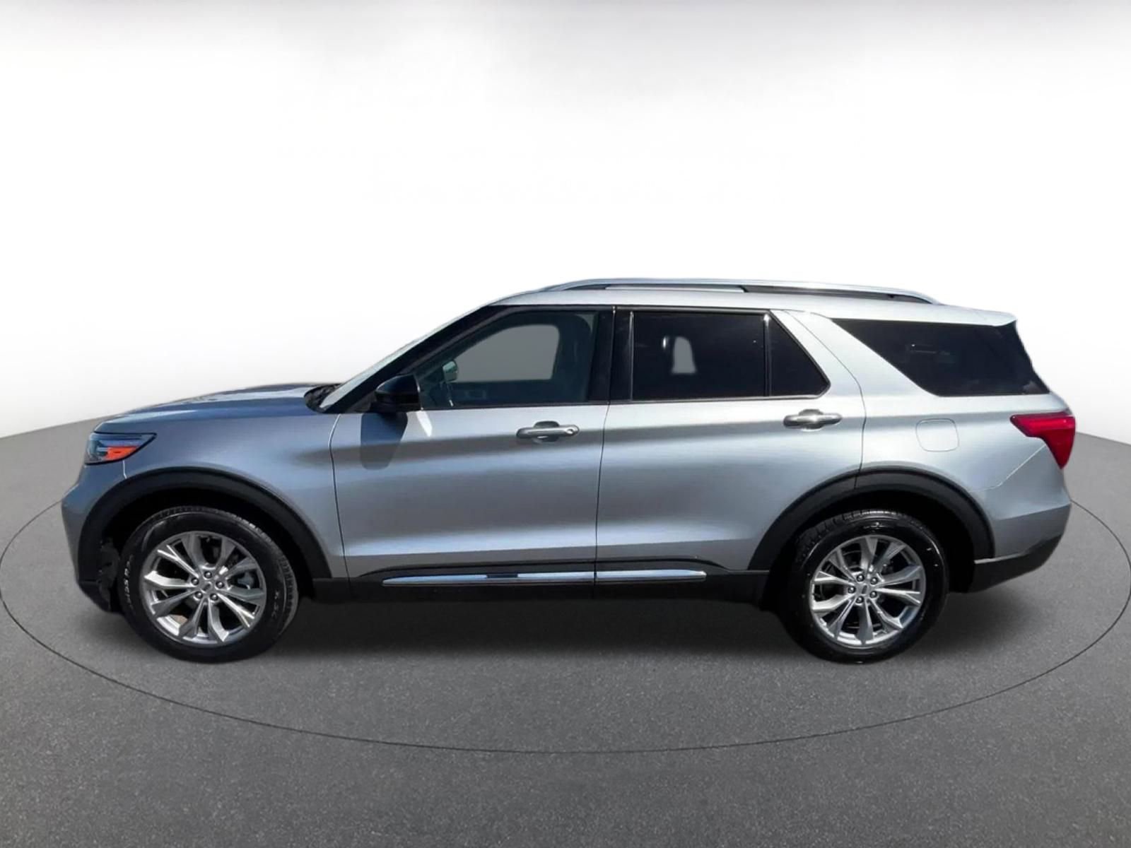 Thumbnail: 2023 Ford Explorer - 8