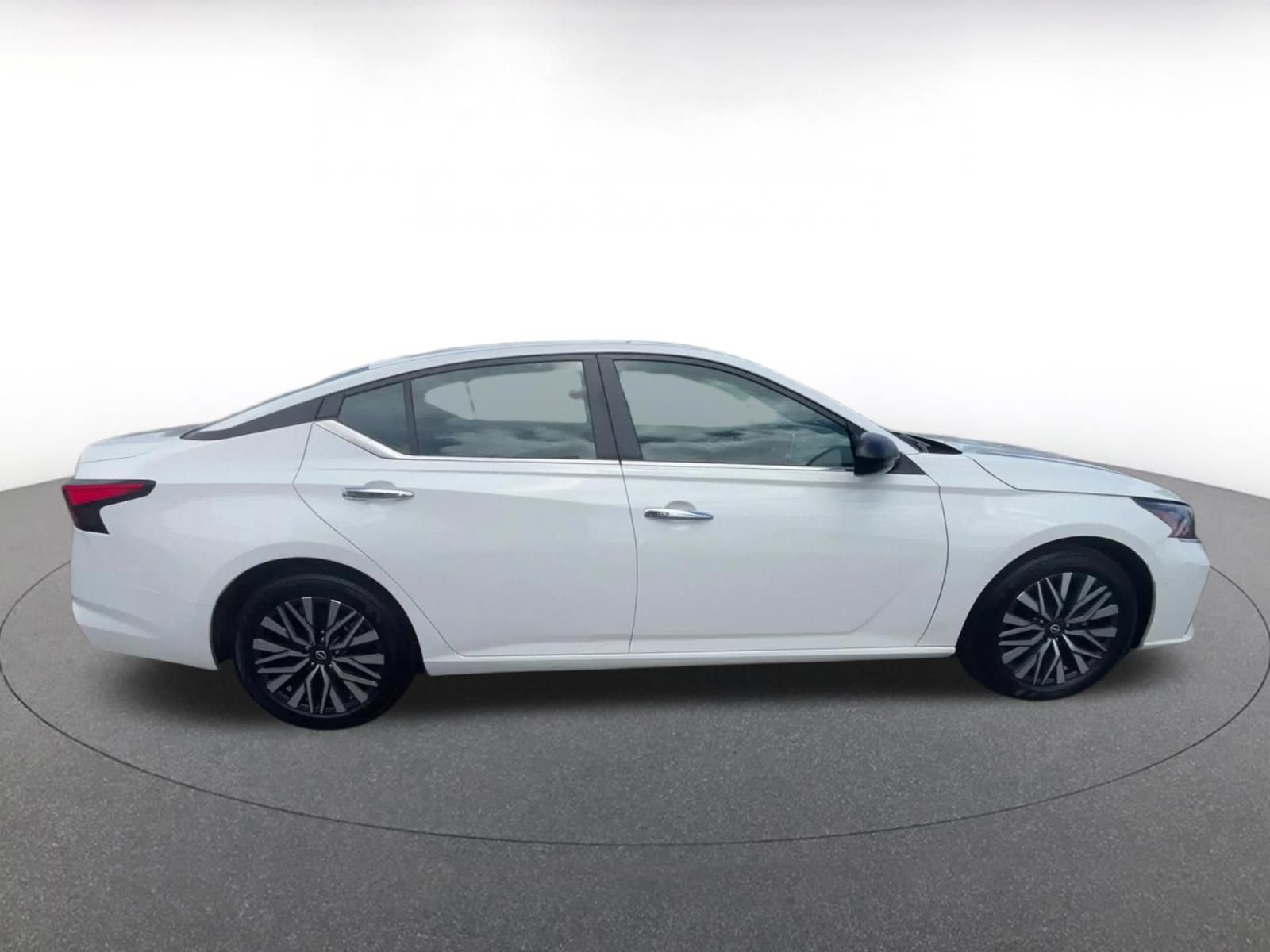 Thumbnail: 2025 Nissan Altima - 16