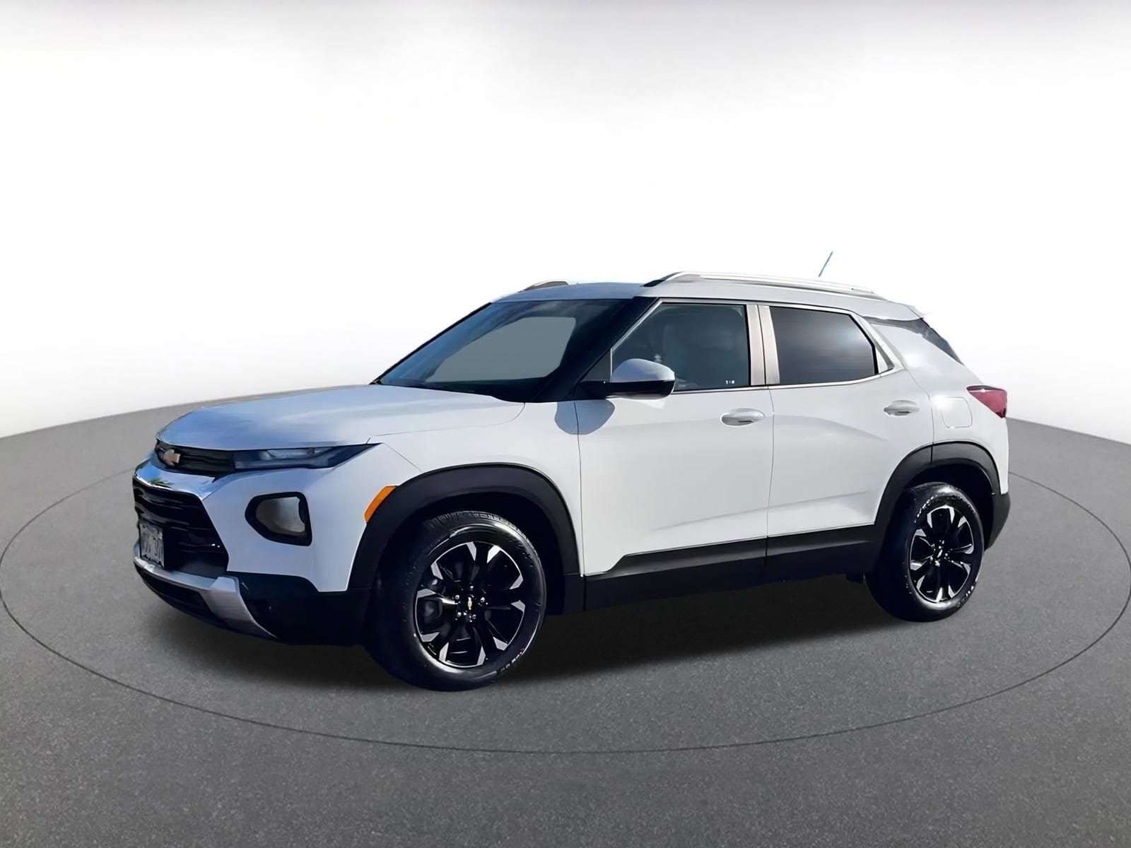 Thumbnail: 2023 Chevrolet TrailBlazer - 8