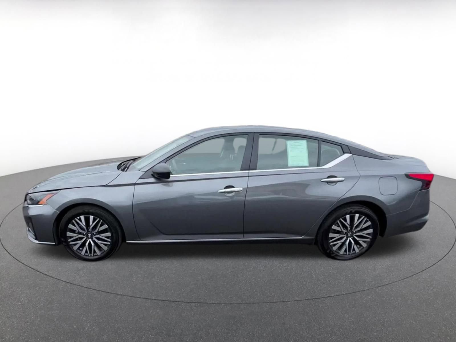 Thumbnail: 2024 Nissan Altima - 9