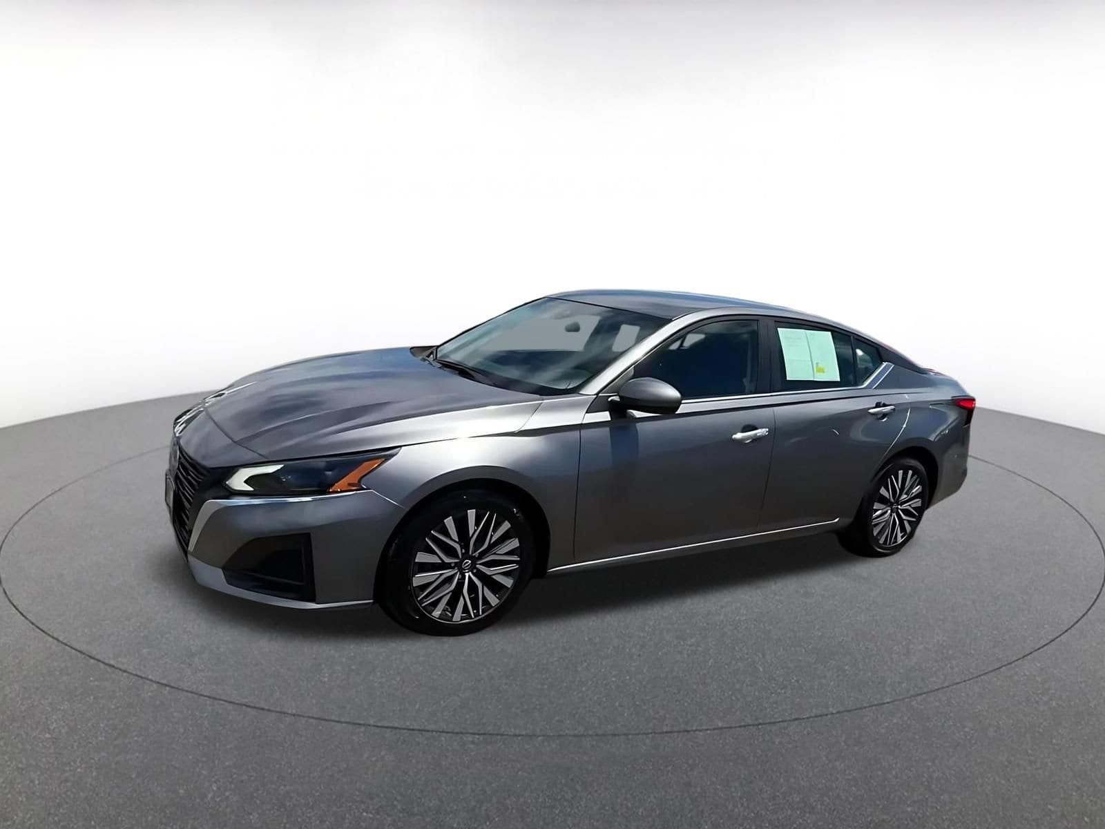 Thumbnail: 2023 Nissan Altima - 8