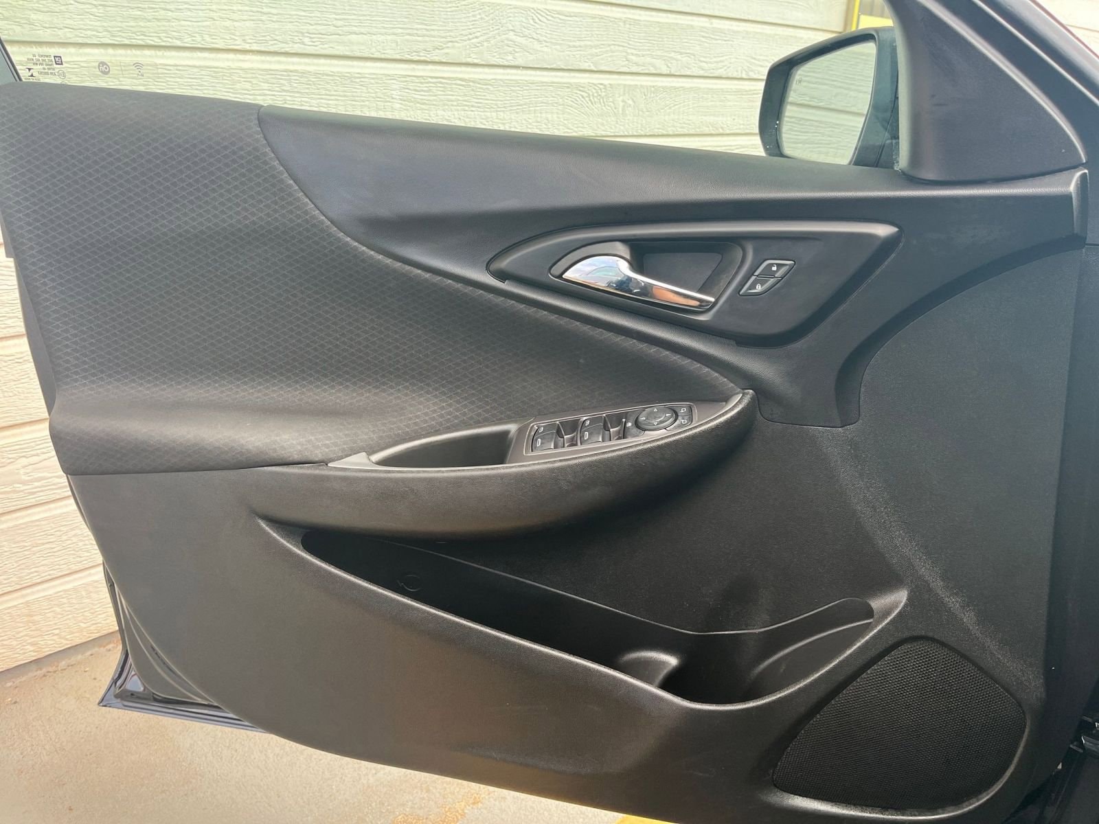 Thumbnail: 2023 Chevrolet Malibu - 20