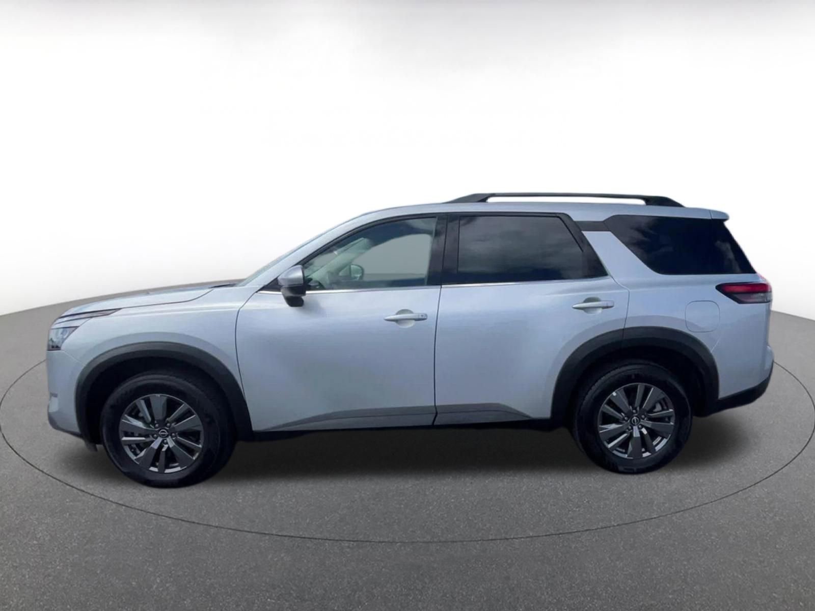 Thumbnail: 2024 Nissan Pathfinder - 9
