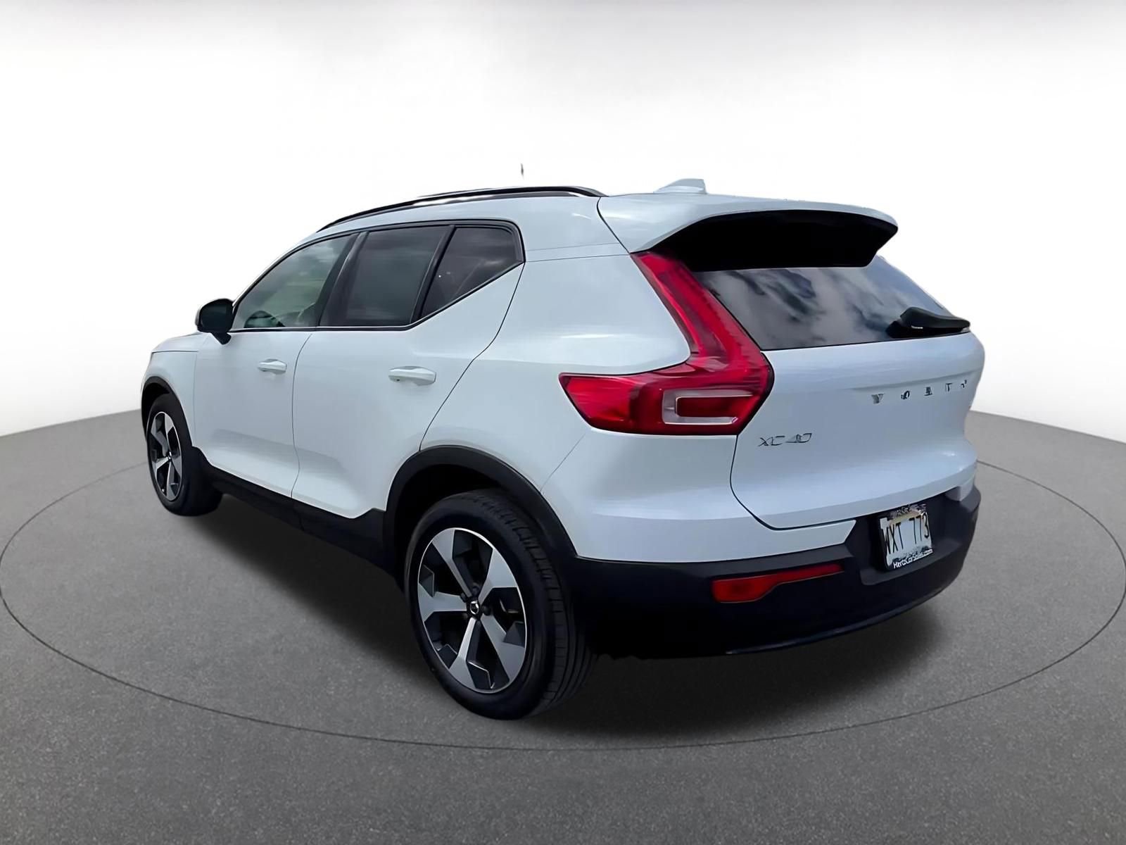 Thumbnail: 2024 Volvo XC40 - 11