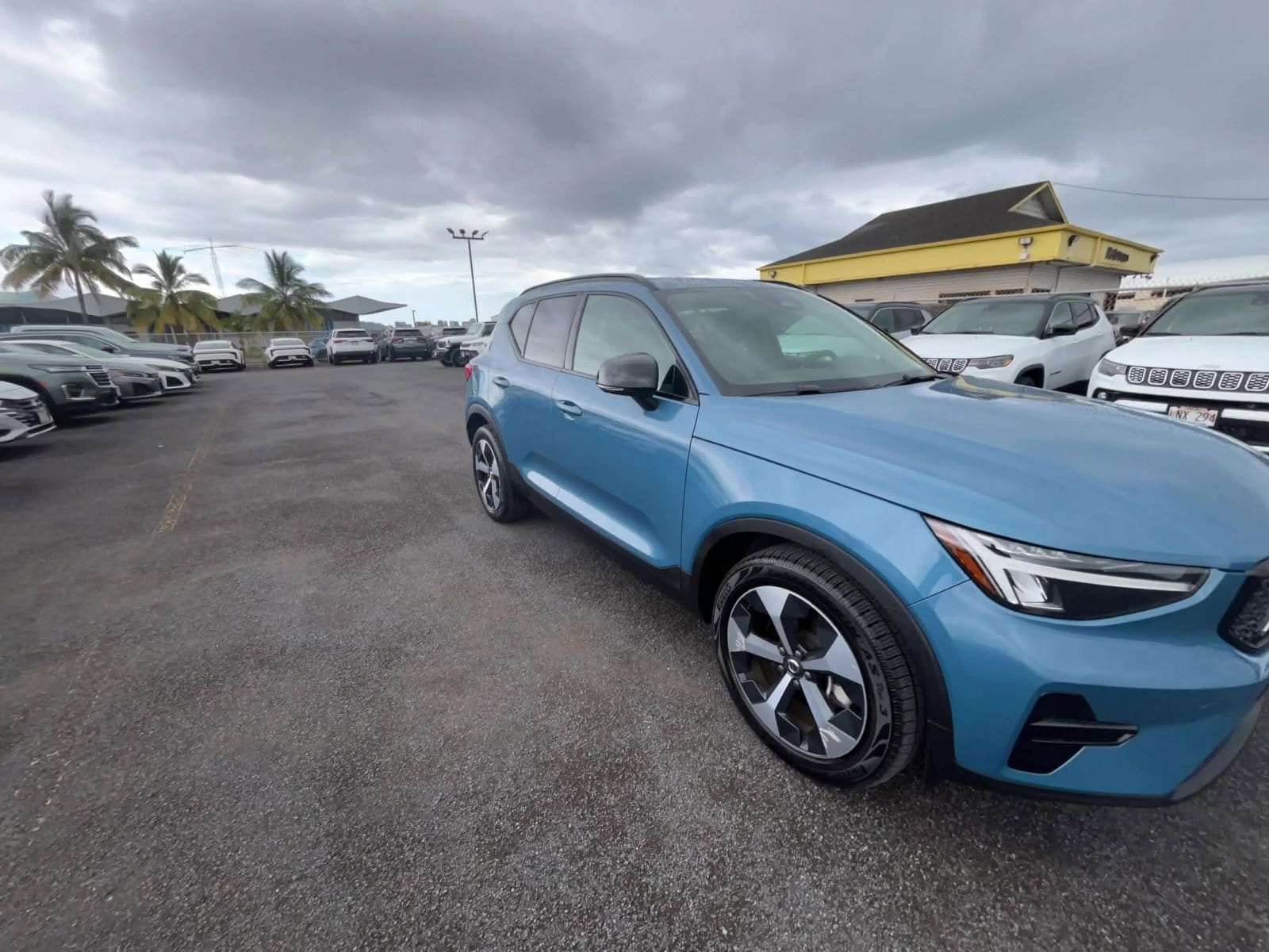 Thumbnail: 2024 Volvo XC40 - 3