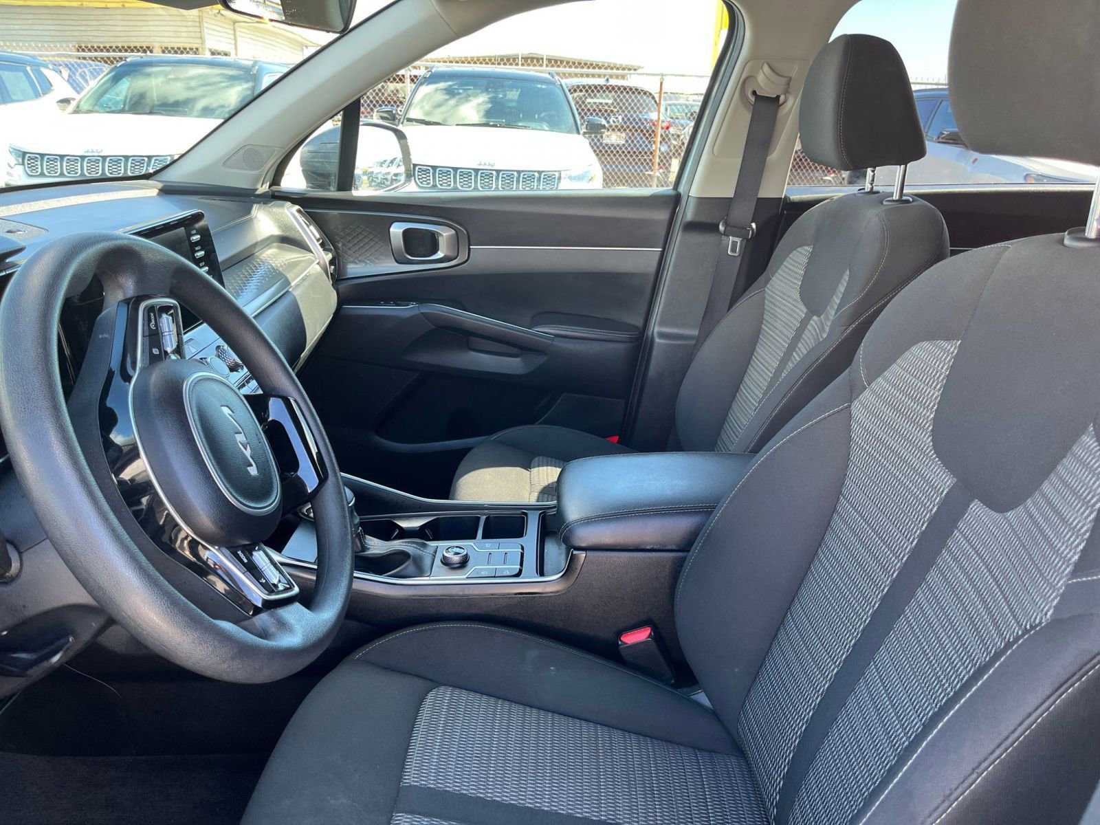 Thumbnail: 2023 Kia Sorento - 27