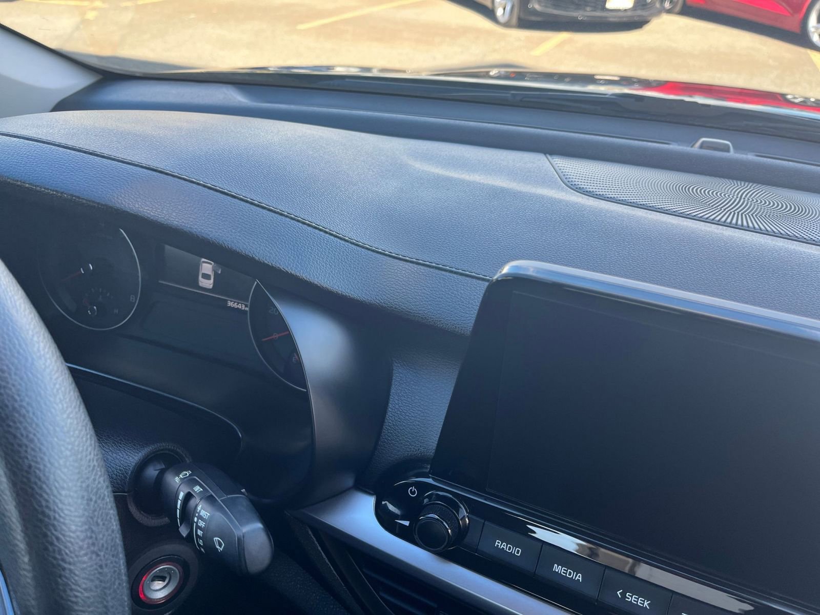 Thumbnail: 2023 Kia Forte - 32