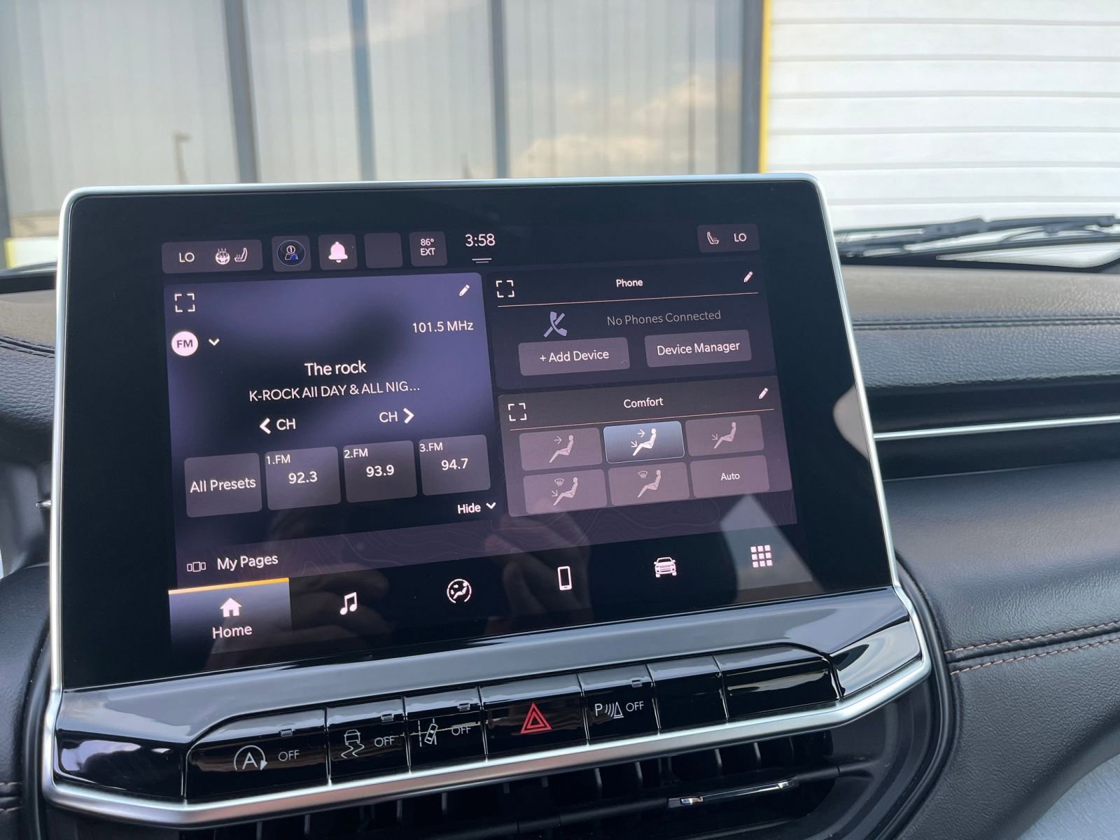 Thumbnail: 2023 Jeep Compass - 21