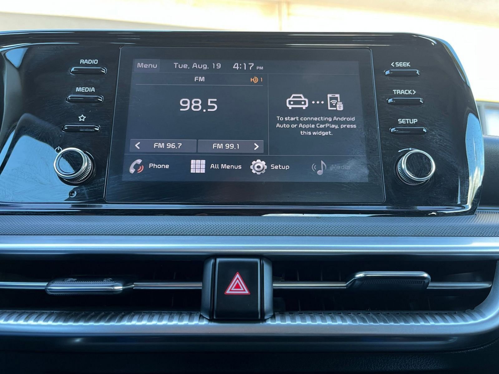 Thumbnail: 2023 Kia K5 - 21