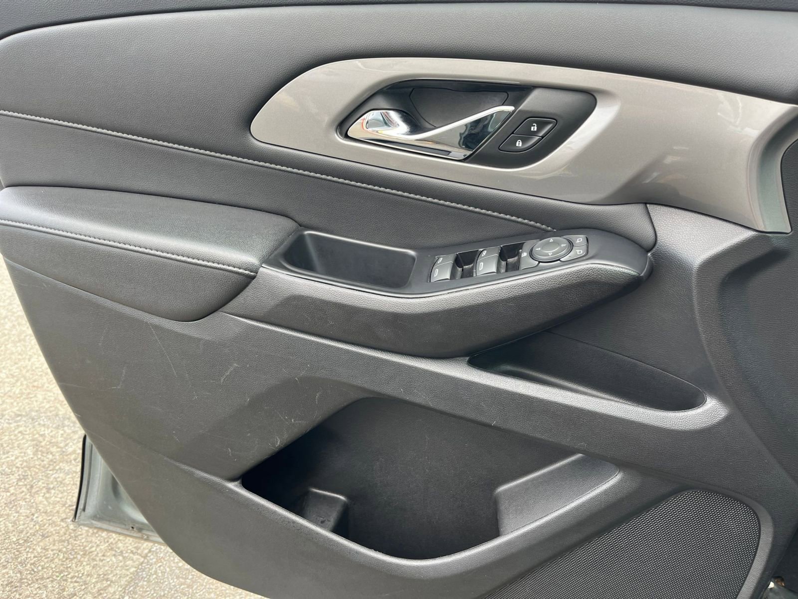 Thumbnail: 2023 Chevrolet Traverse - 18