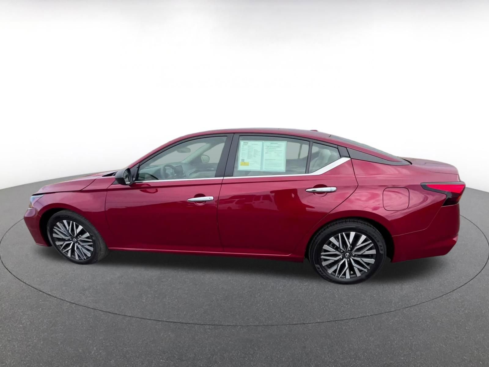 Thumbnail: 2025 Nissan Altima - 9