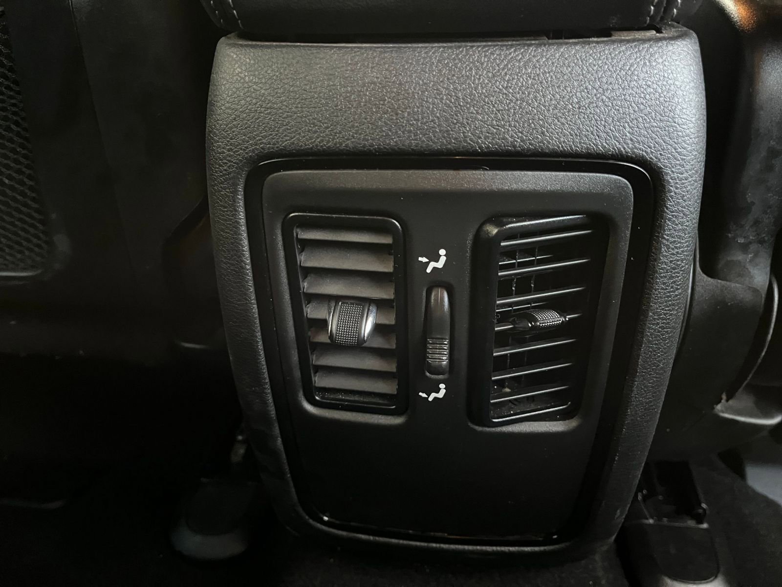 Thumbnail: 2023 Dodge Durango - 24