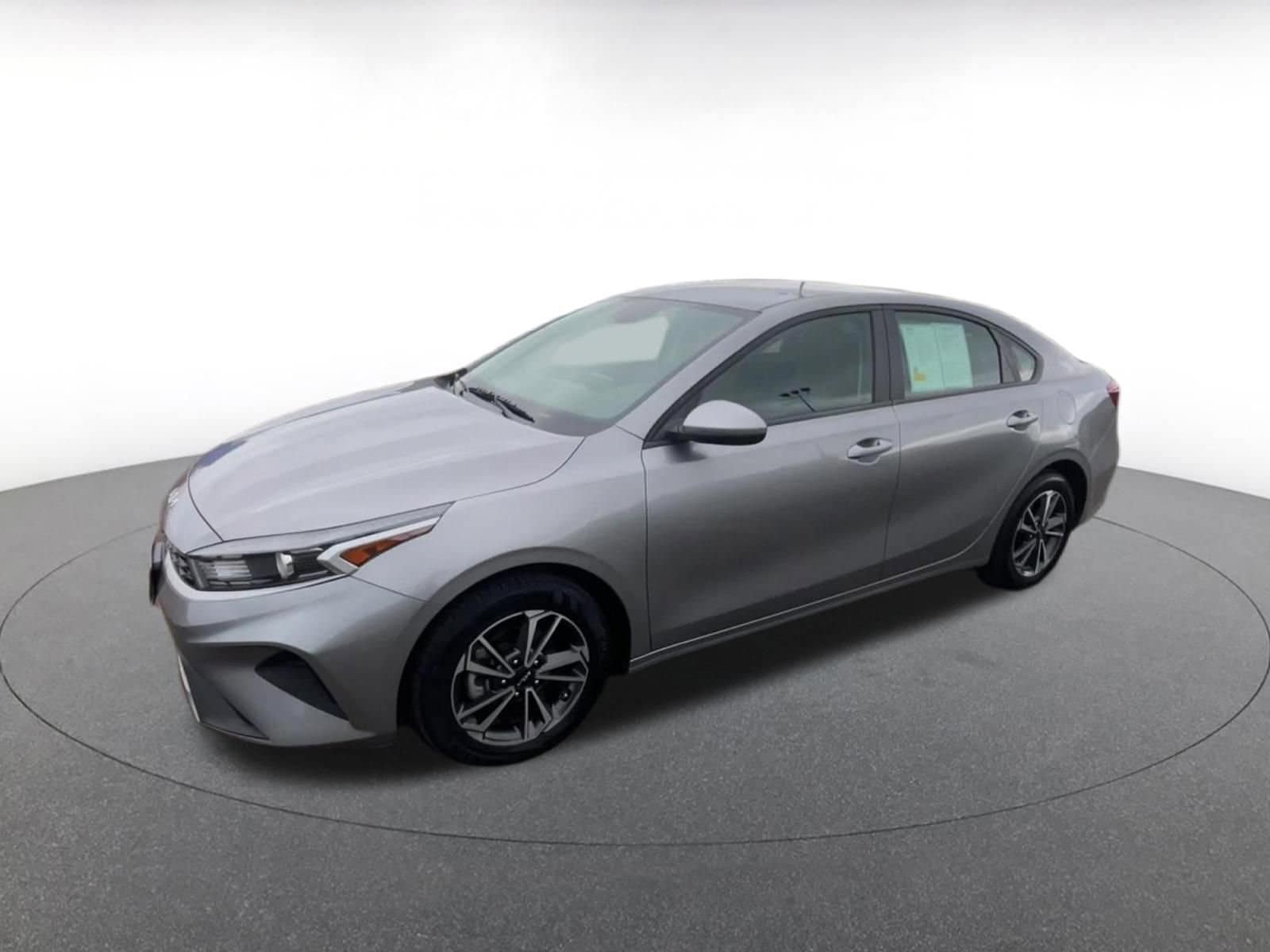 Thumbnail: 2024 Kia Forte - 8