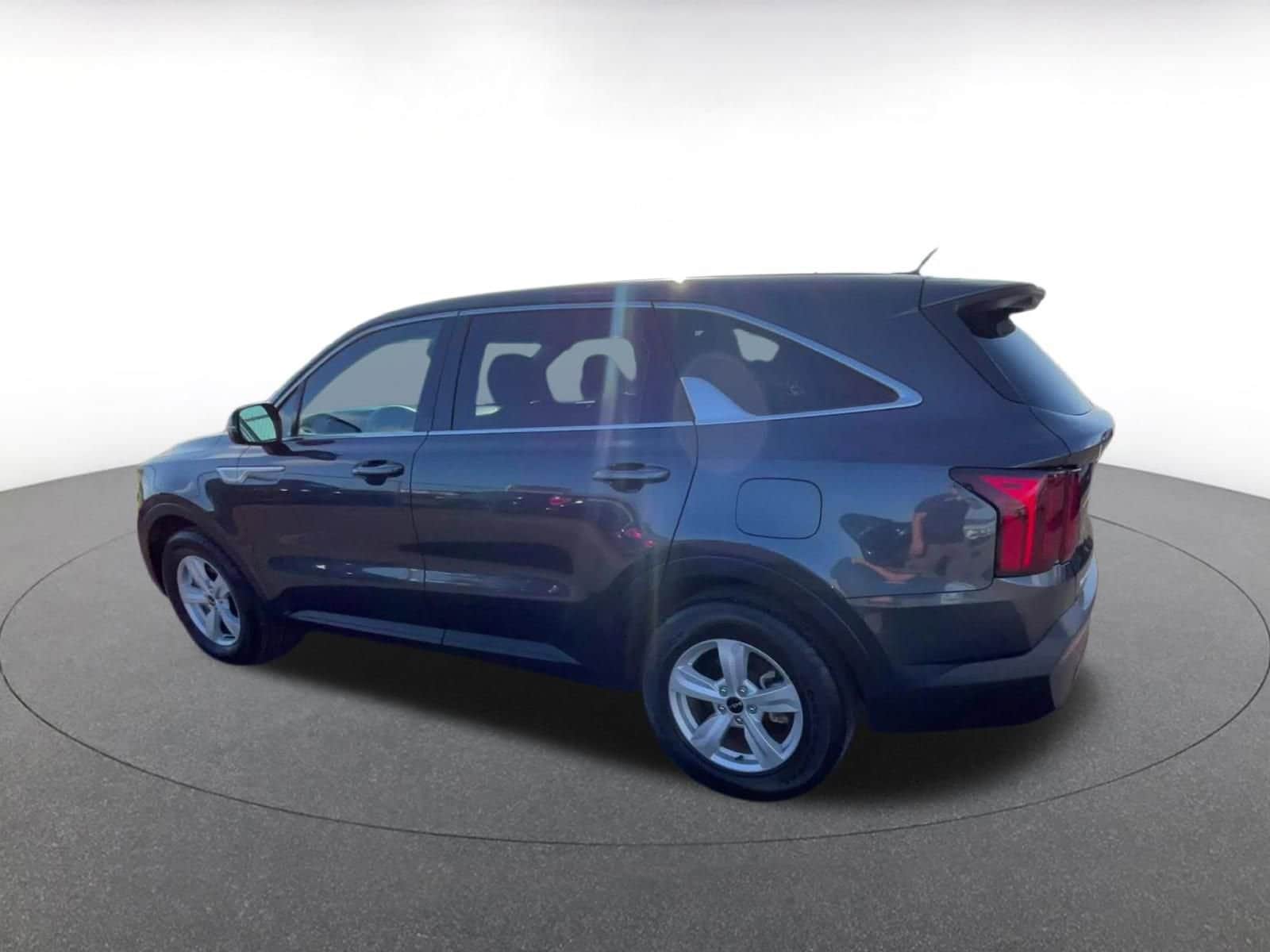 Thumbnail: 2023 Kia Sorento - 10