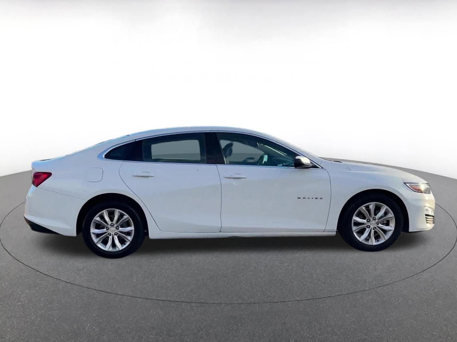 Thumbnail: 2023 Chevrolet Malibu - 16