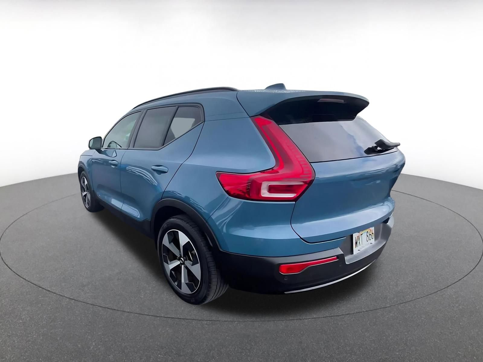 Thumbnail: 2024 Volvo XC40 - 11