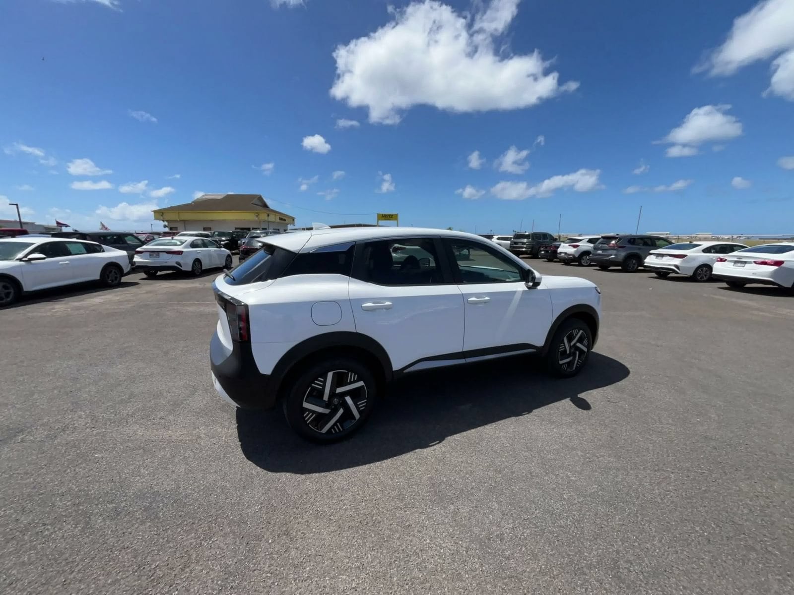 Thumbnail: 2025 Nissan Kicks - 14