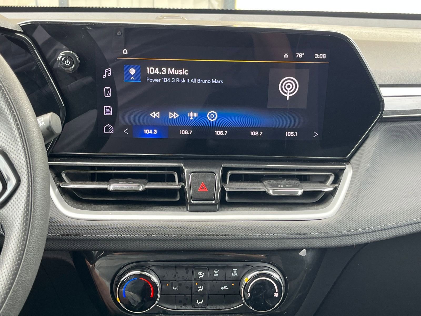 Thumbnail: 2025 Chevrolet TrailBlazer - 17