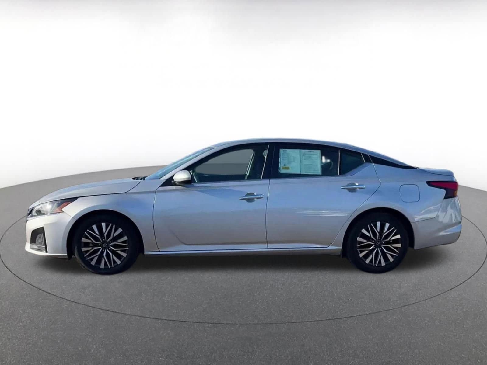 Thumbnail: 2023 Nissan Altima - 8