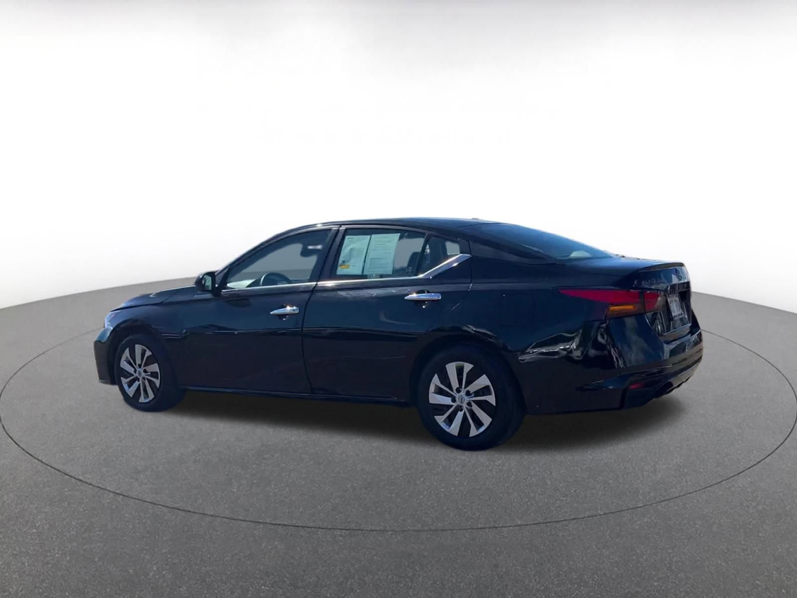 Thumbnail: 2023 Nissan Altima - 10