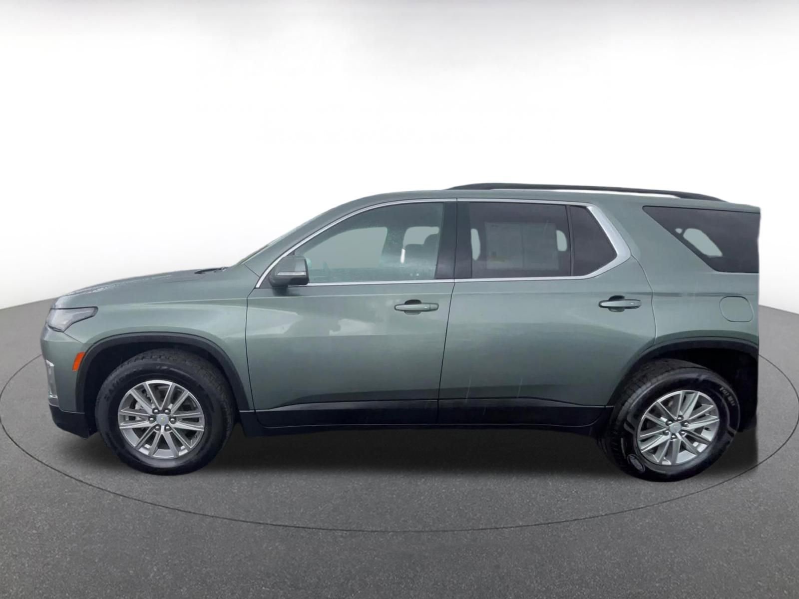 Thumbnail: 2023 Chevrolet Traverse - 9