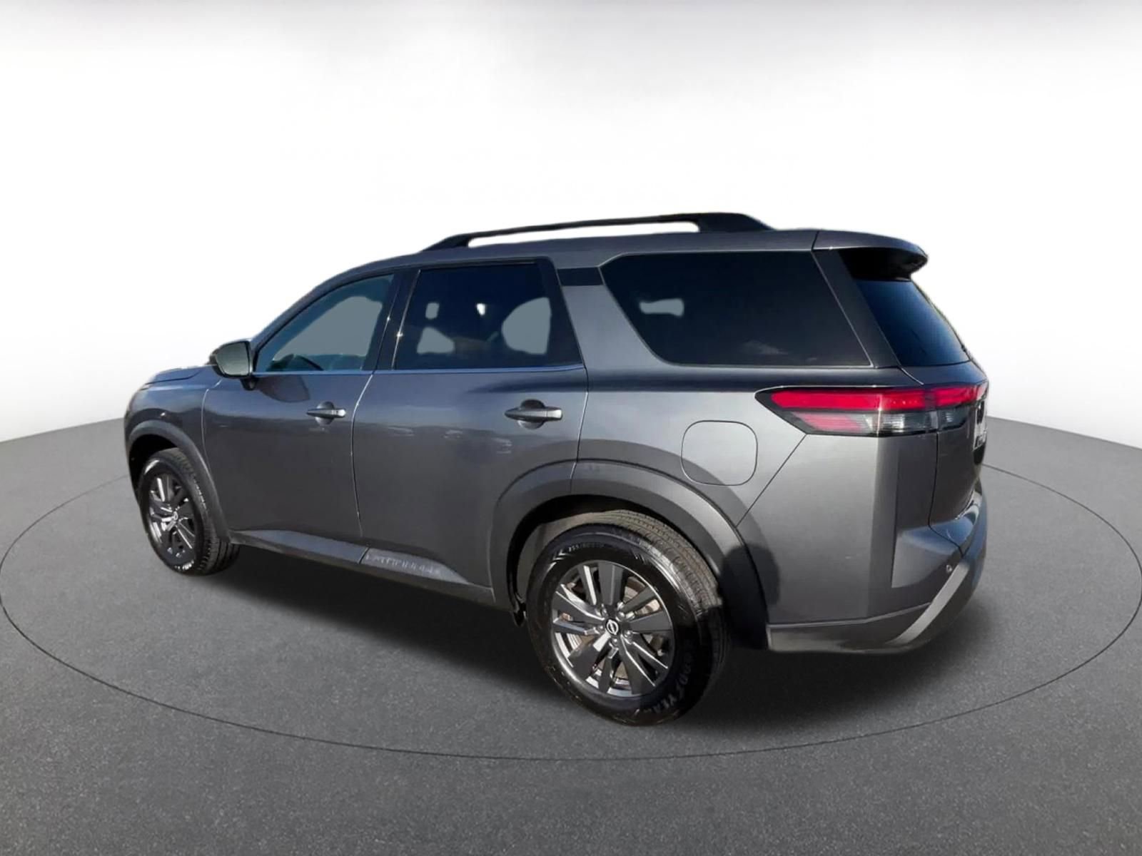 Thumbnail: 2022 Nissan Pathfinder - 10