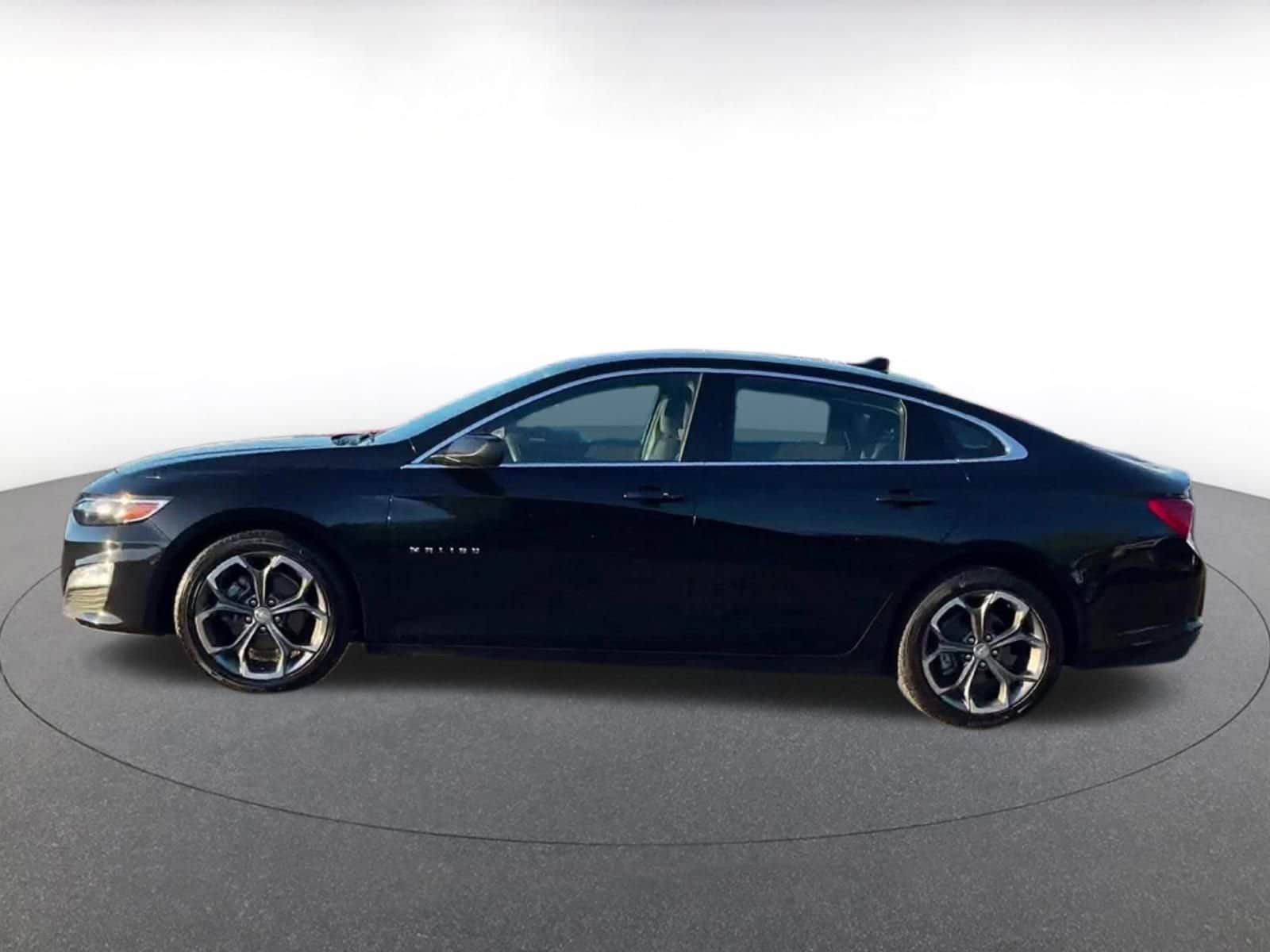 Thumbnail: 2024 Chevrolet Malibu - 9