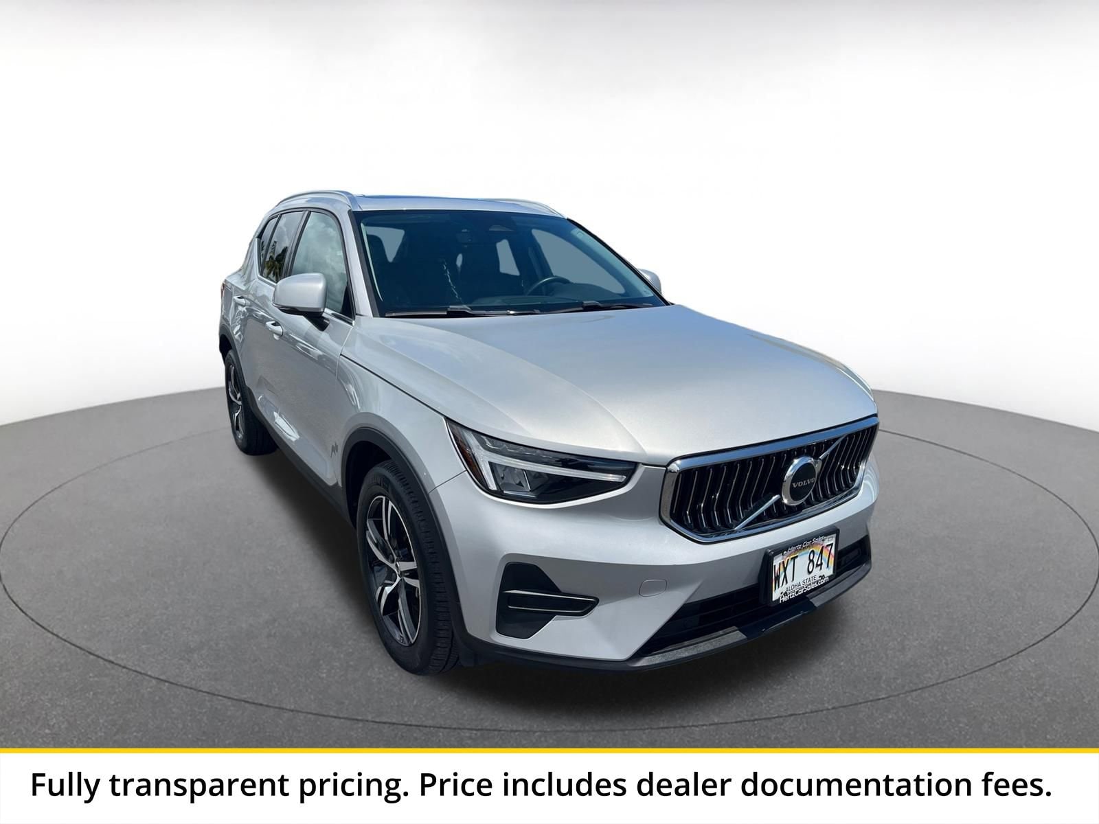 Thumbnail: 2024 Volvo XC40 - 1