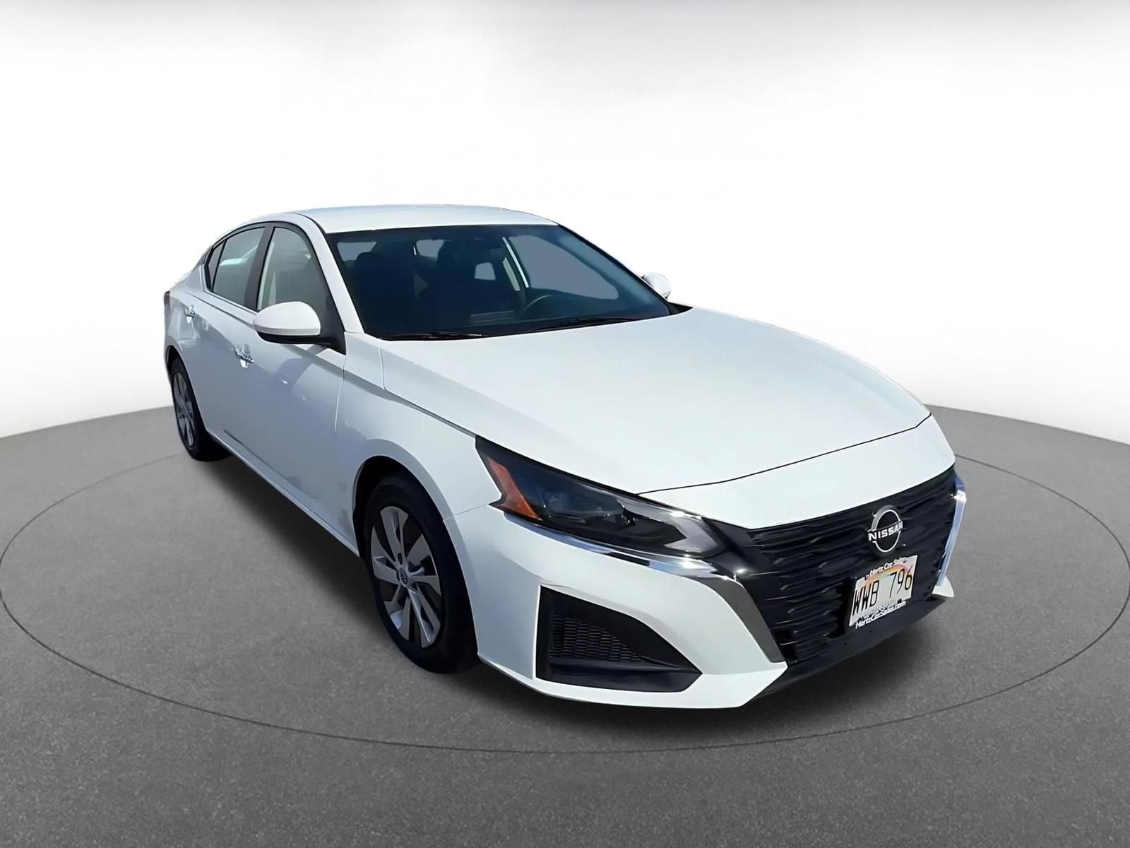 Thumbnail: 2023 Nissan Altima - 3